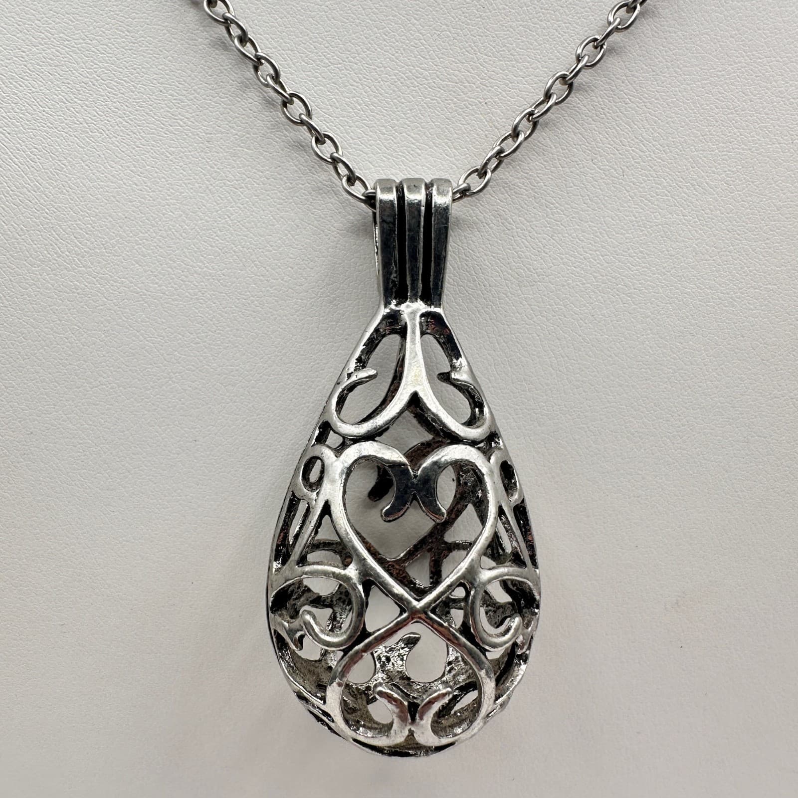 Vintage 80s Silver Tone Filigree Teardrop Heart Pendant Necklace Lobster Jewelry - Thumbnail 2