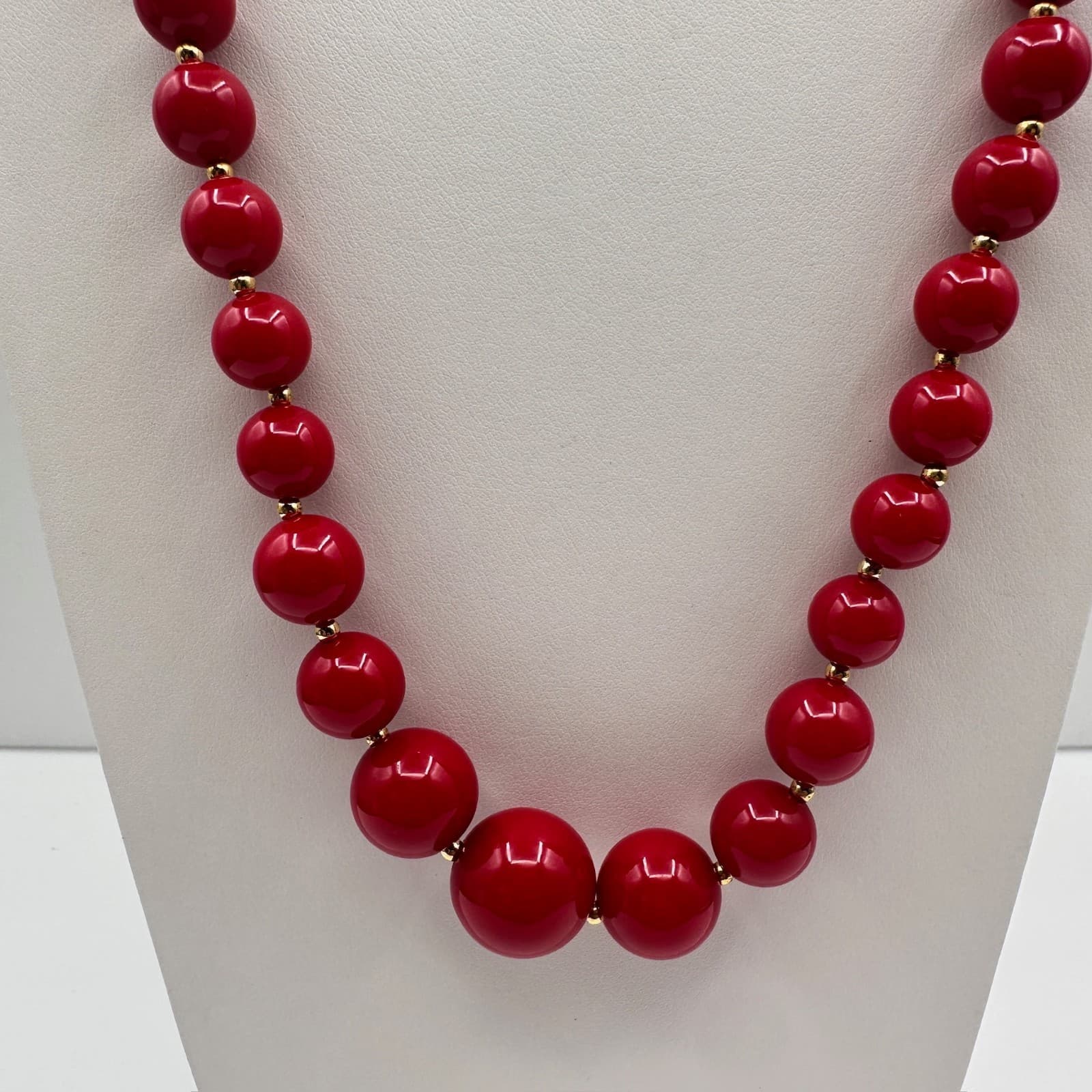 Vintage 90s Red Beaded Necklace Graduated Round Beads Gold Tone Spacer Jewelry - Thumbnail 2