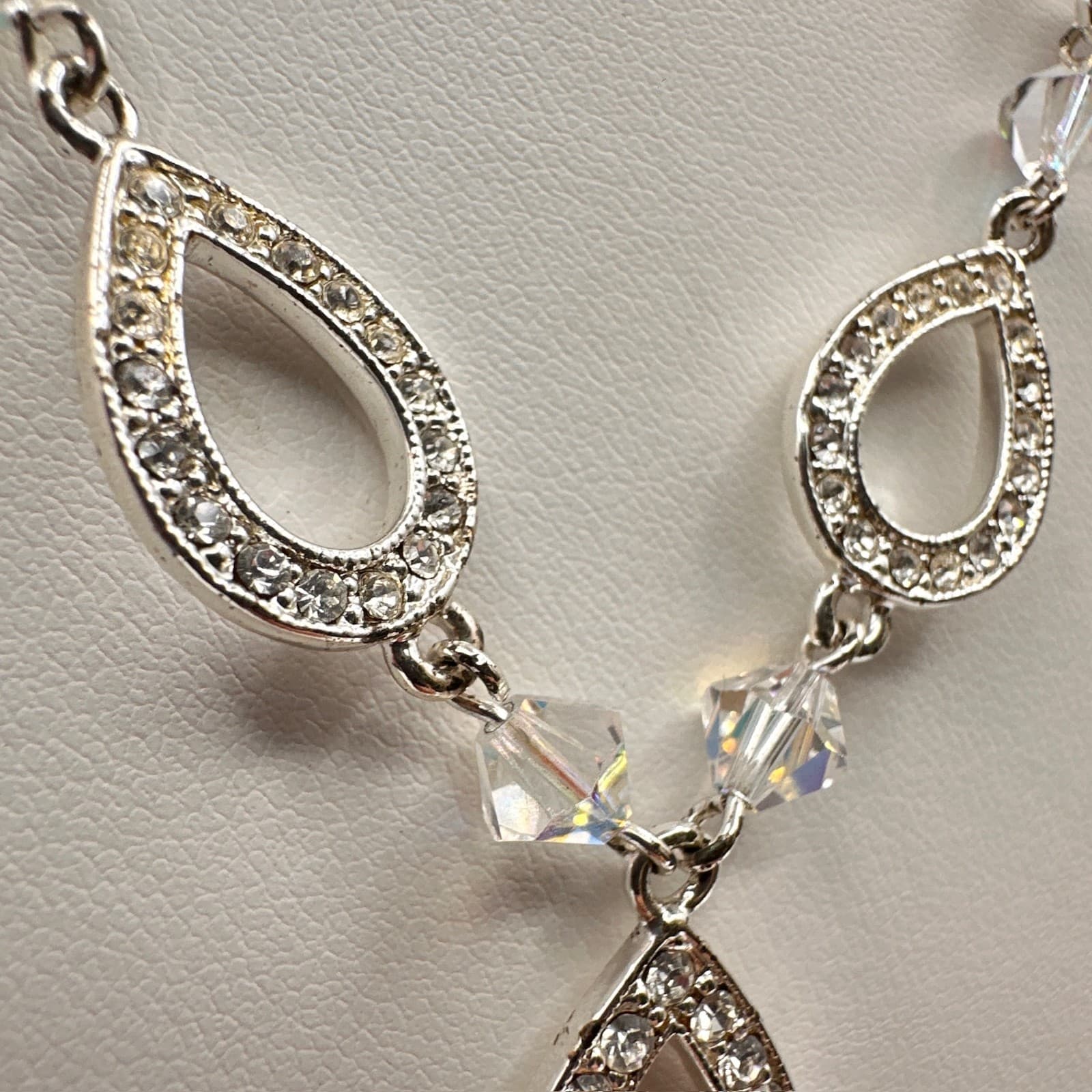 Vintage Y2K Silver Tone Rhinestone Teardrop Necklace AB Crystal Dangle Jewelry - Thumbnail 4