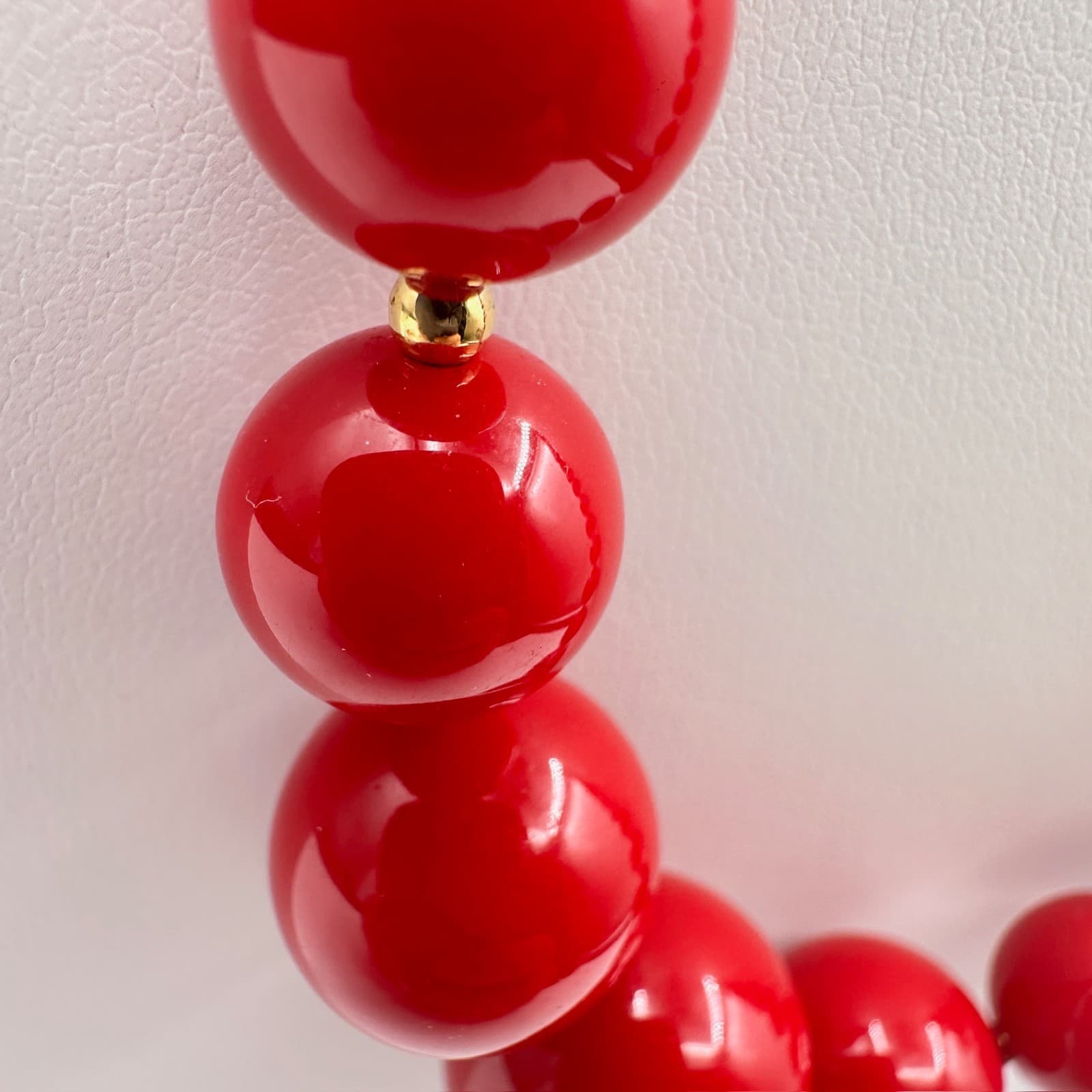 Vintage 90s Red Beaded Necklace Graduated Round Beads Gold Tone Spacer Jewelry - Thumbnail 5