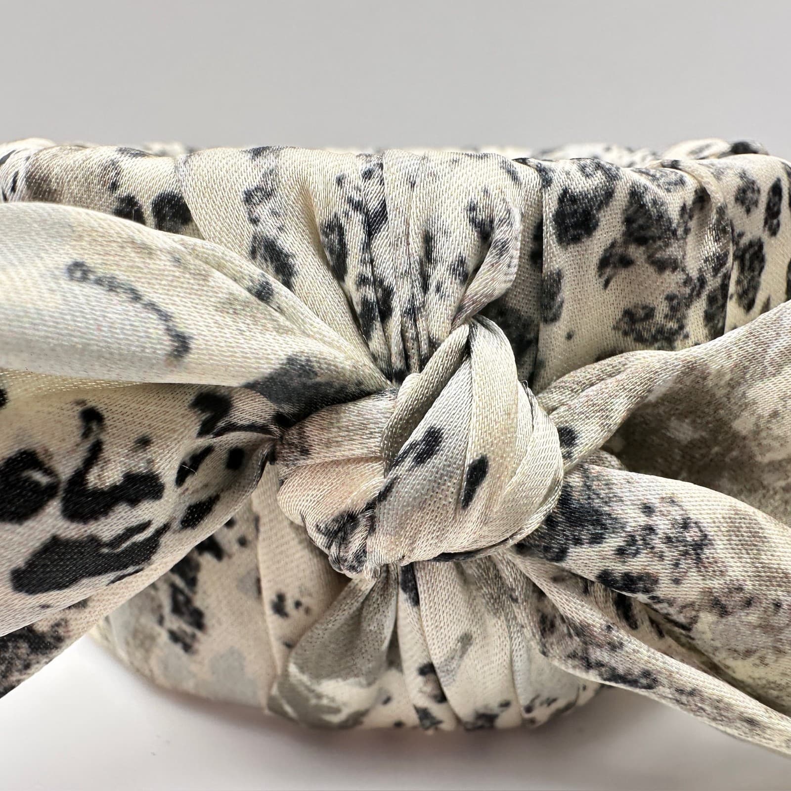 Vintage 90s Satin Leopard Print Bow Cuff Bracelet Cream & Black Fashion Jewelry - Thumbnail 5