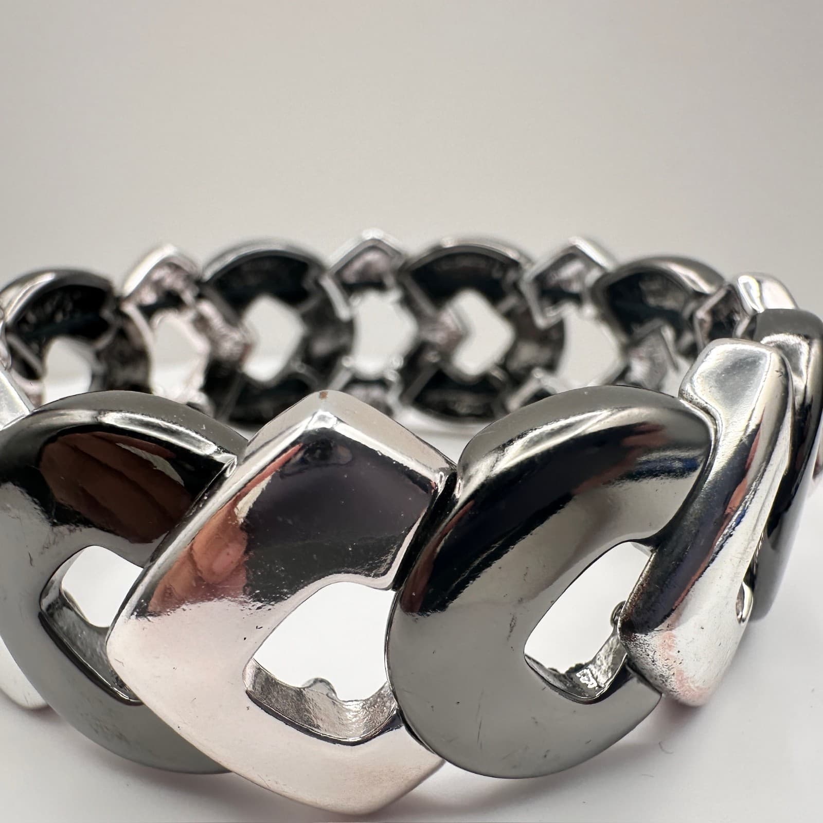 Vintage 90s Two Tone Silver Gunmetal Curb Link Stretch Bracelet Women's Jewelry - Thumbnail 7