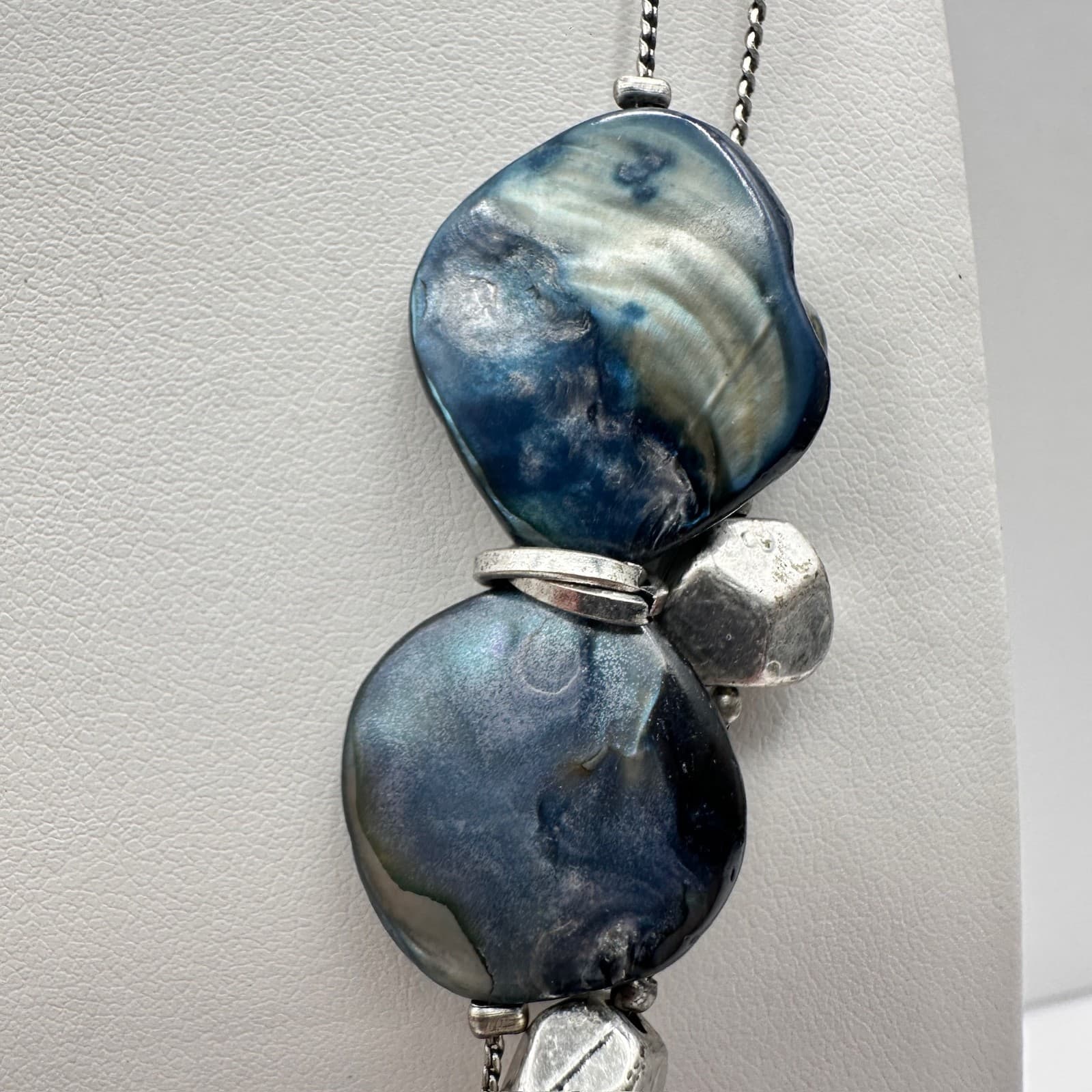 Vintage 80s Fashion Jewelry Layered Iridescent Shell Bead Necklace Silver Tone - Thumbnail 6