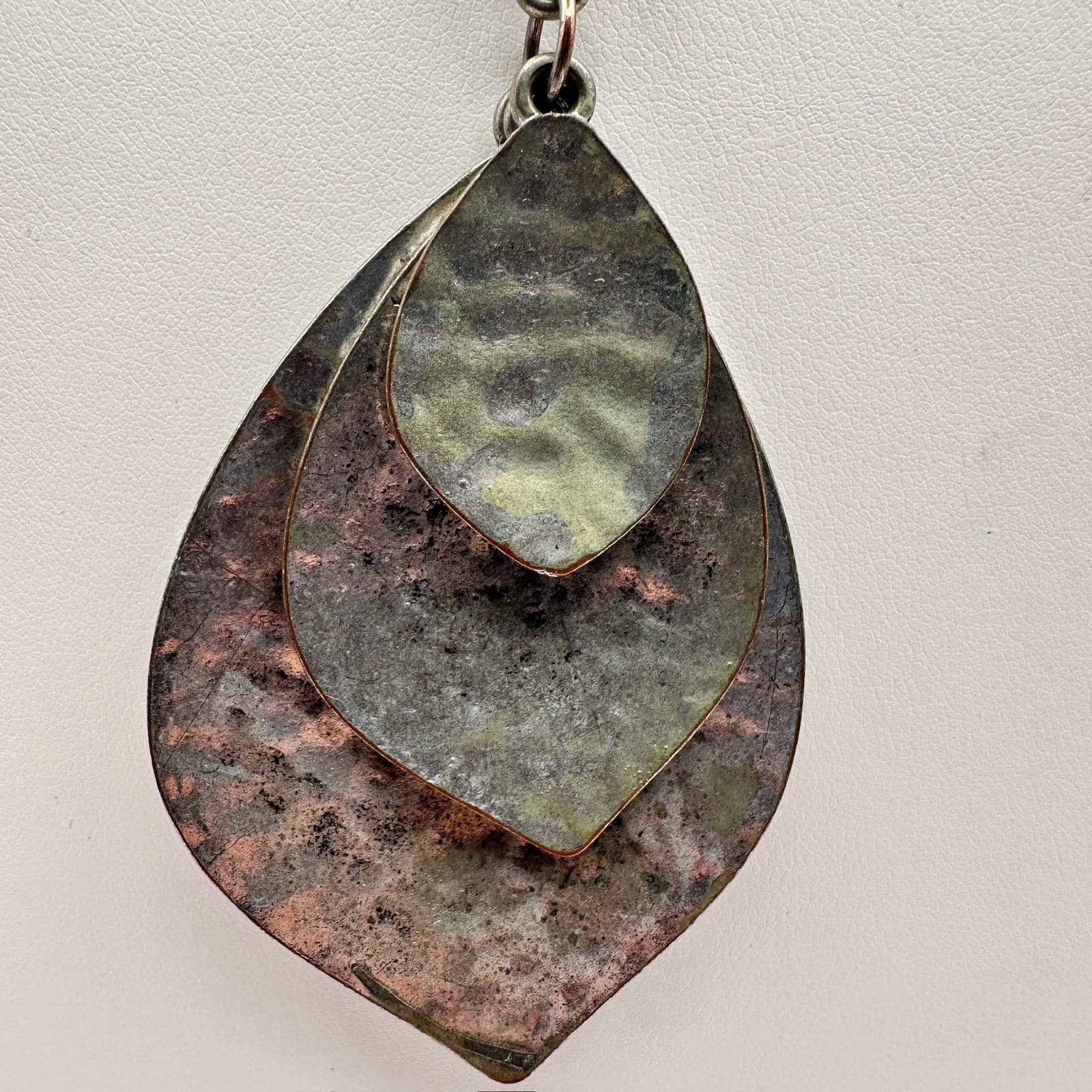 Vintage 90s Hammered Triple Tier Leaf Pendant Silver Tone Necklace Jewelry - Thumbnail 5