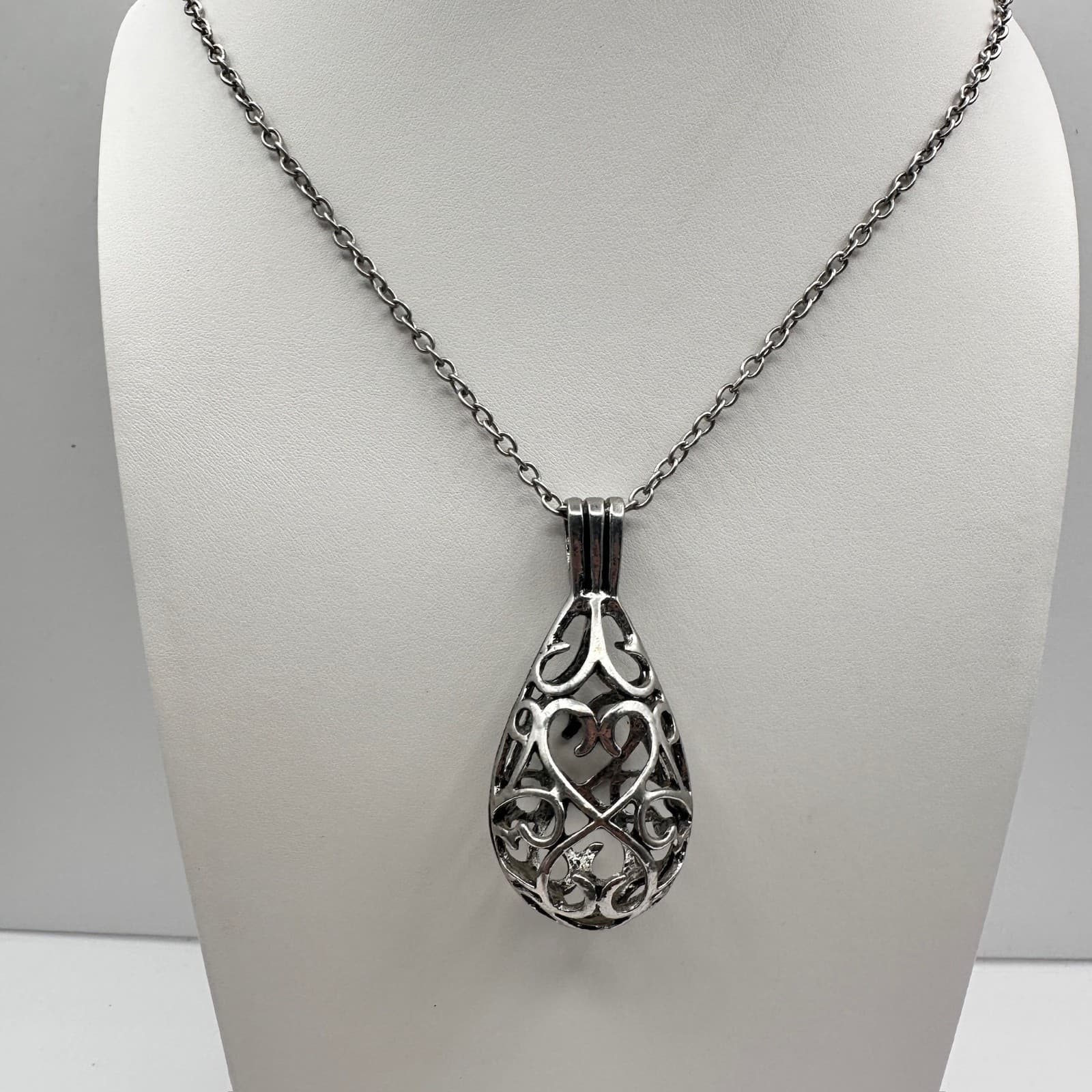 Vintage 80s Silver Tone Filigree Teardrop Heart Pendant Necklace Lobster Jewelry - Thumbnail 10