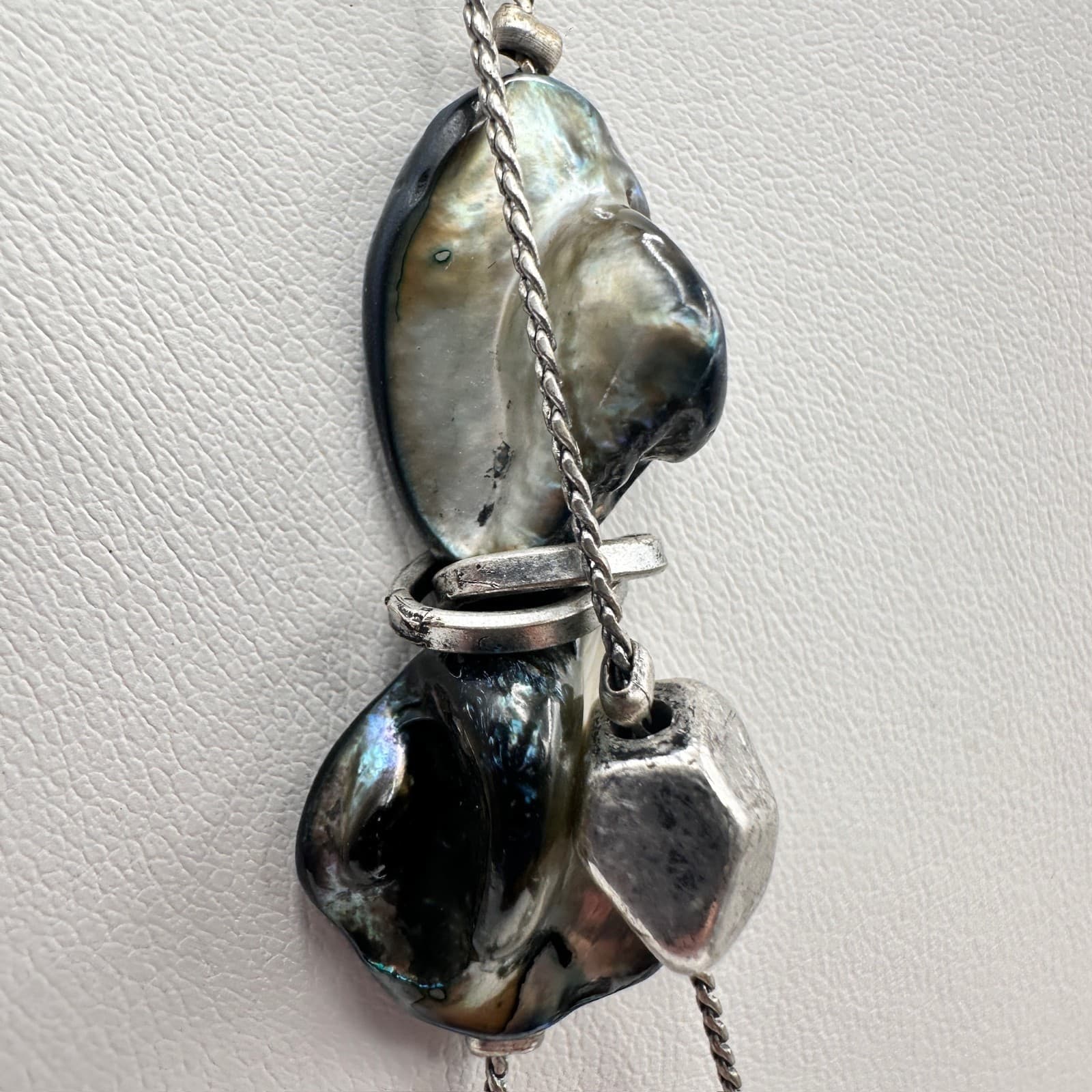 Vintage 80s Fashion Jewelry Layered Iridescent Shell Bead Necklace Silver Tone - Thumbnail 5