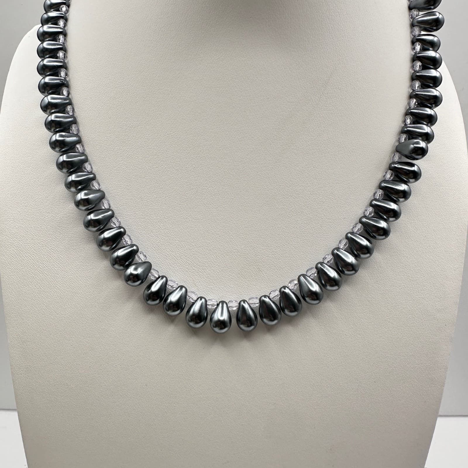 Vintage 80s 90s Elegant Silver Tone Teardrop Pearl-Style Beaded Necklace Jewelry - Thumbnail 11