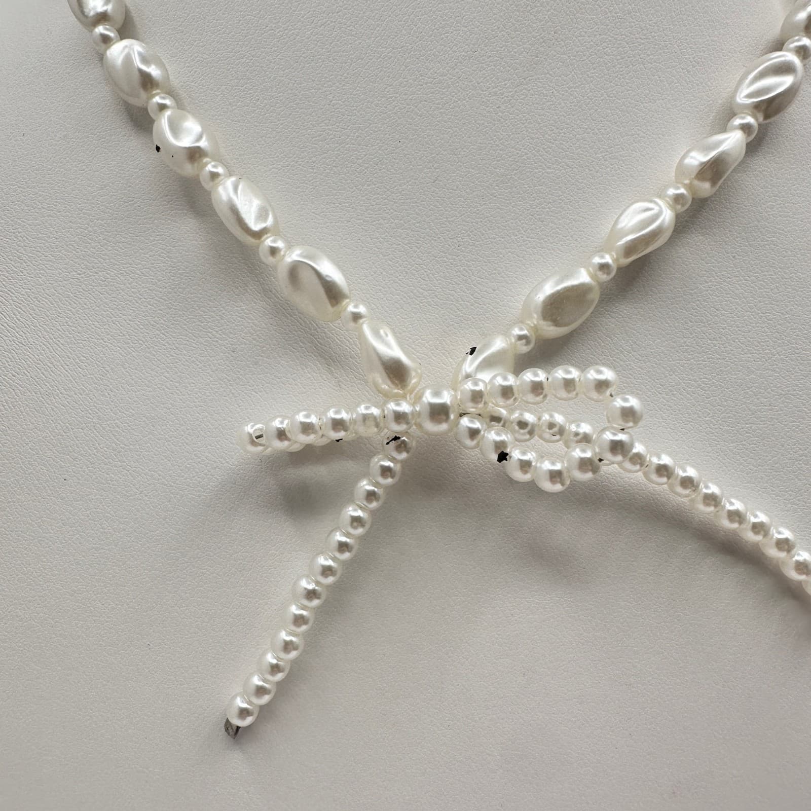 Vintage 80s 90s Pearl Beaded Necklace Bow Knot Pendant White Fashion Jewelry - Thumbnail 6