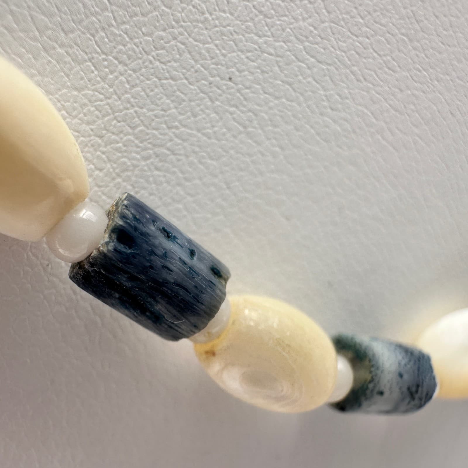 Vintage 80s Jewelry Blue & Cream Beaded Necklace Long Boho Fashion Retro - Thumbnail 7