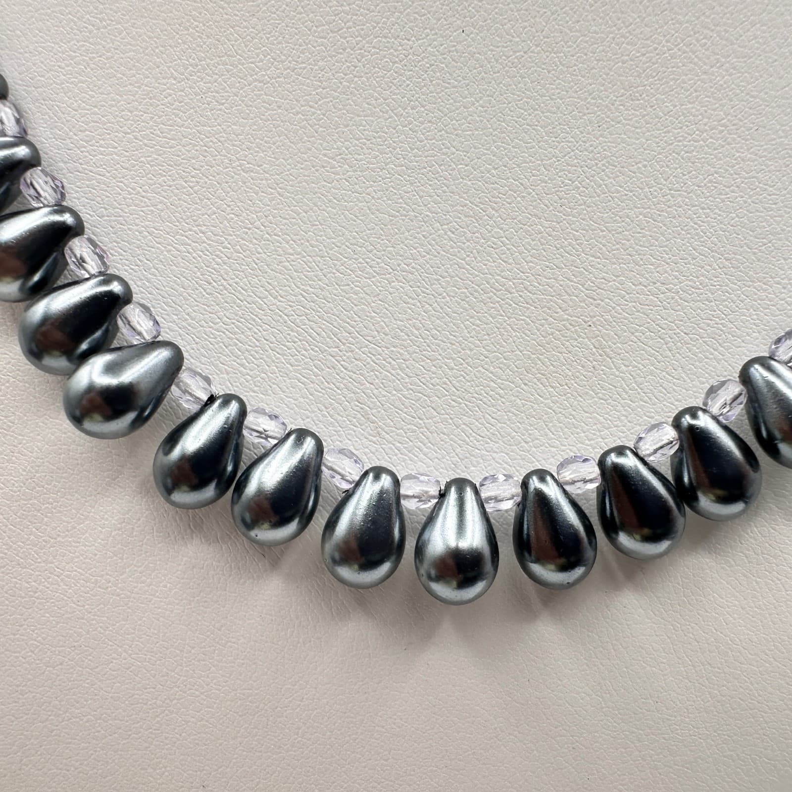 Vintage 80s 90s Elegant Silver Tone Teardrop Pearl-Style Beaded Necklace Jewelry - Thumbnail 2