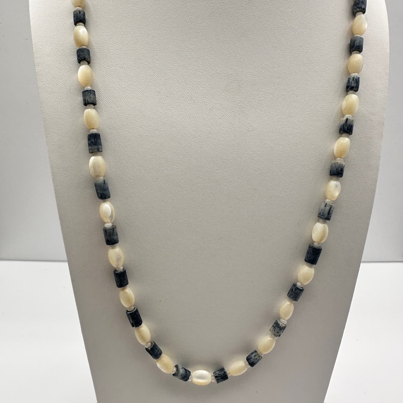 Vintage 80s Jewelry Blue & Cream Beaded Necklace Long Boho Fashion Retro - Thumbnail 11