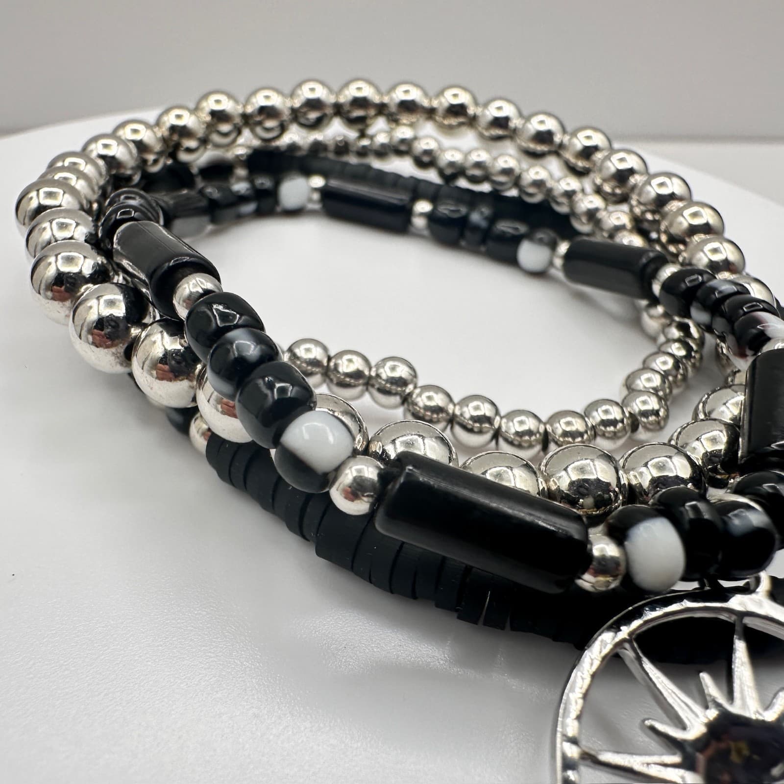 Vintage 90s Silver Tone Beaded Stretch Bracelet Set Sun Pendant Women's Jewelry - Thumbnail 3