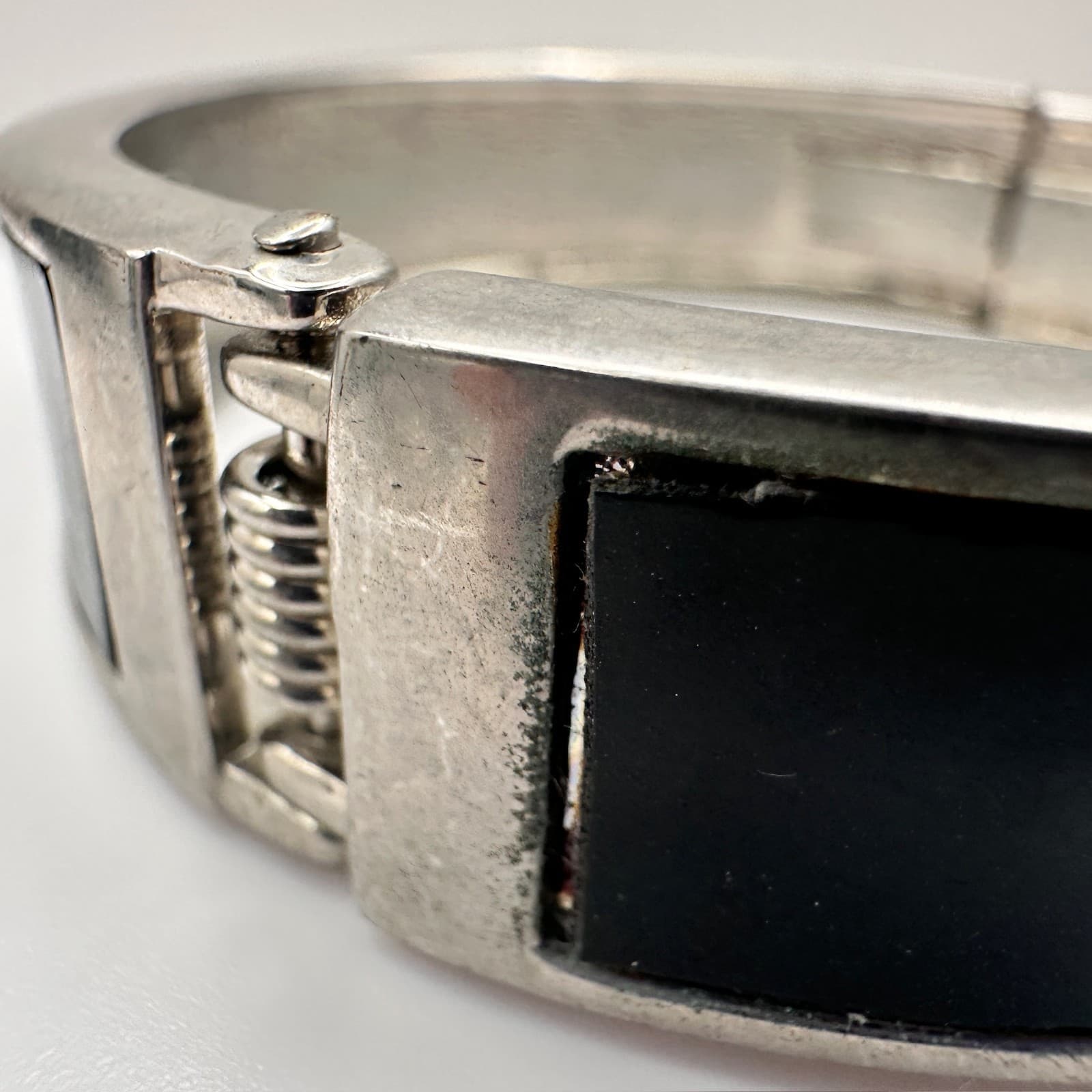 Vintage 90s Black Enamel Hinged Bangle Bracelet Silver Tone Women's Jewelry - Thumbnail 3