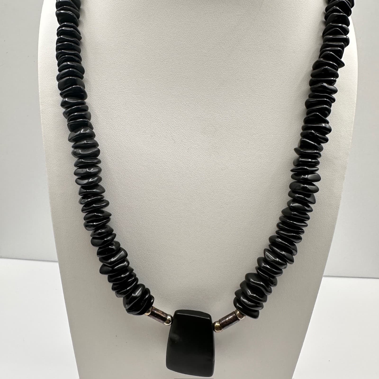 Vintage 80s Black Beaded Statement Necklace w/ Pendant Chunky Fashion Jewelry - Thumbnail 10