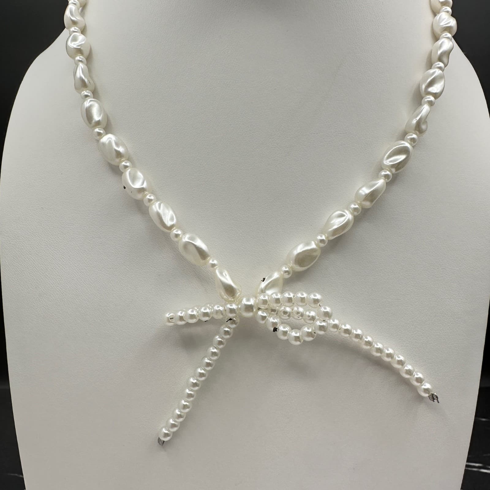 Vintage 80s 90s Pearl Beaded Necklace Bow Knot Pendant White Fashion Jewelry - Thumbnail 5