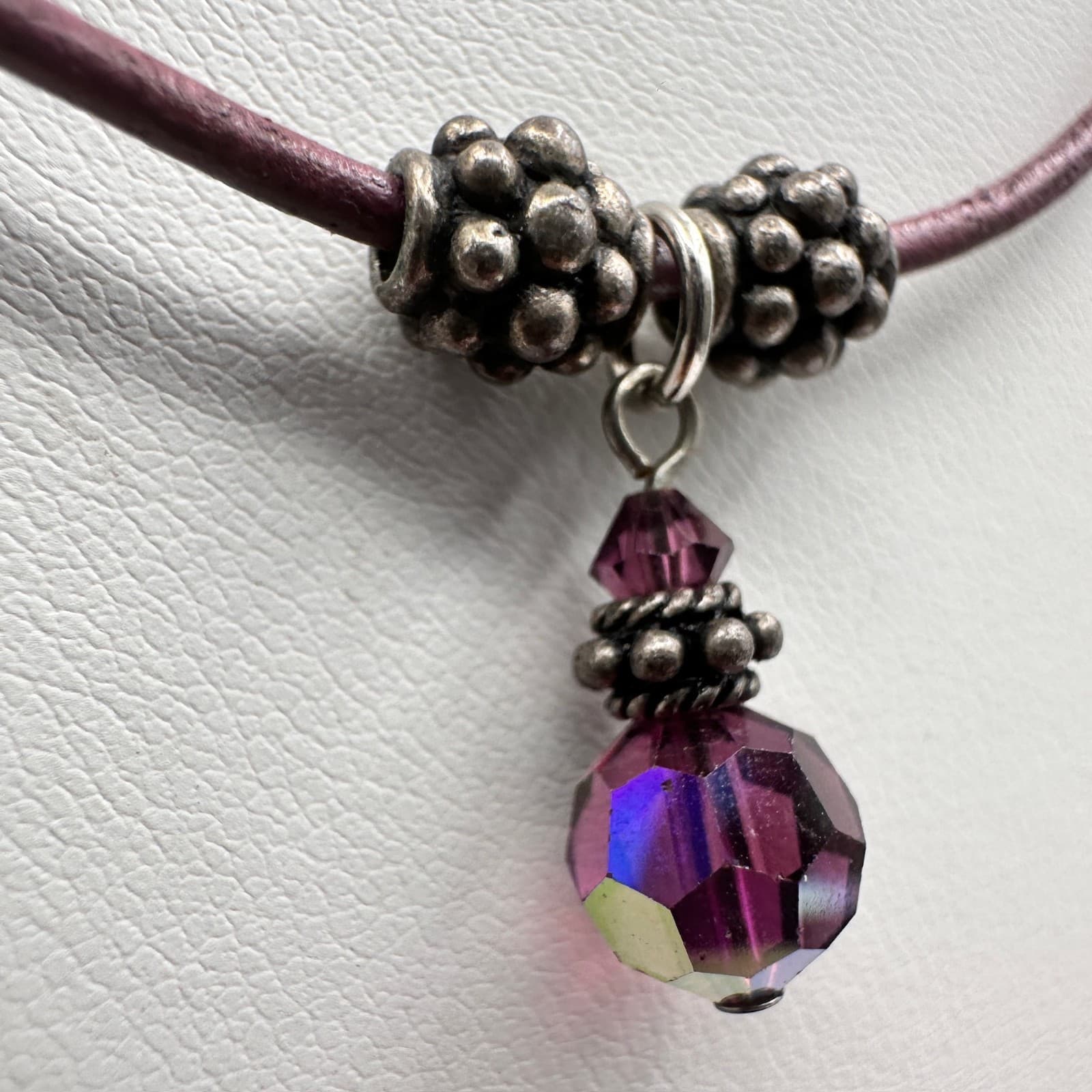 Vintage 90s Purple Crystal Pendant Leather Cord Fashion Necklace Boho Jewelry - Thumbnail 4