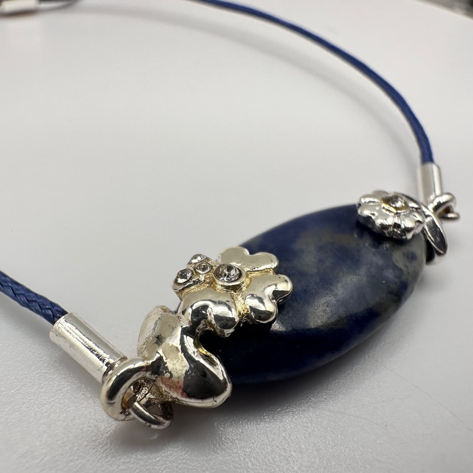 Vintage 90s Blue Sodalite Stone Flower Bracelet Silver Tone Adjustable Jewelry - Thumbnail 5