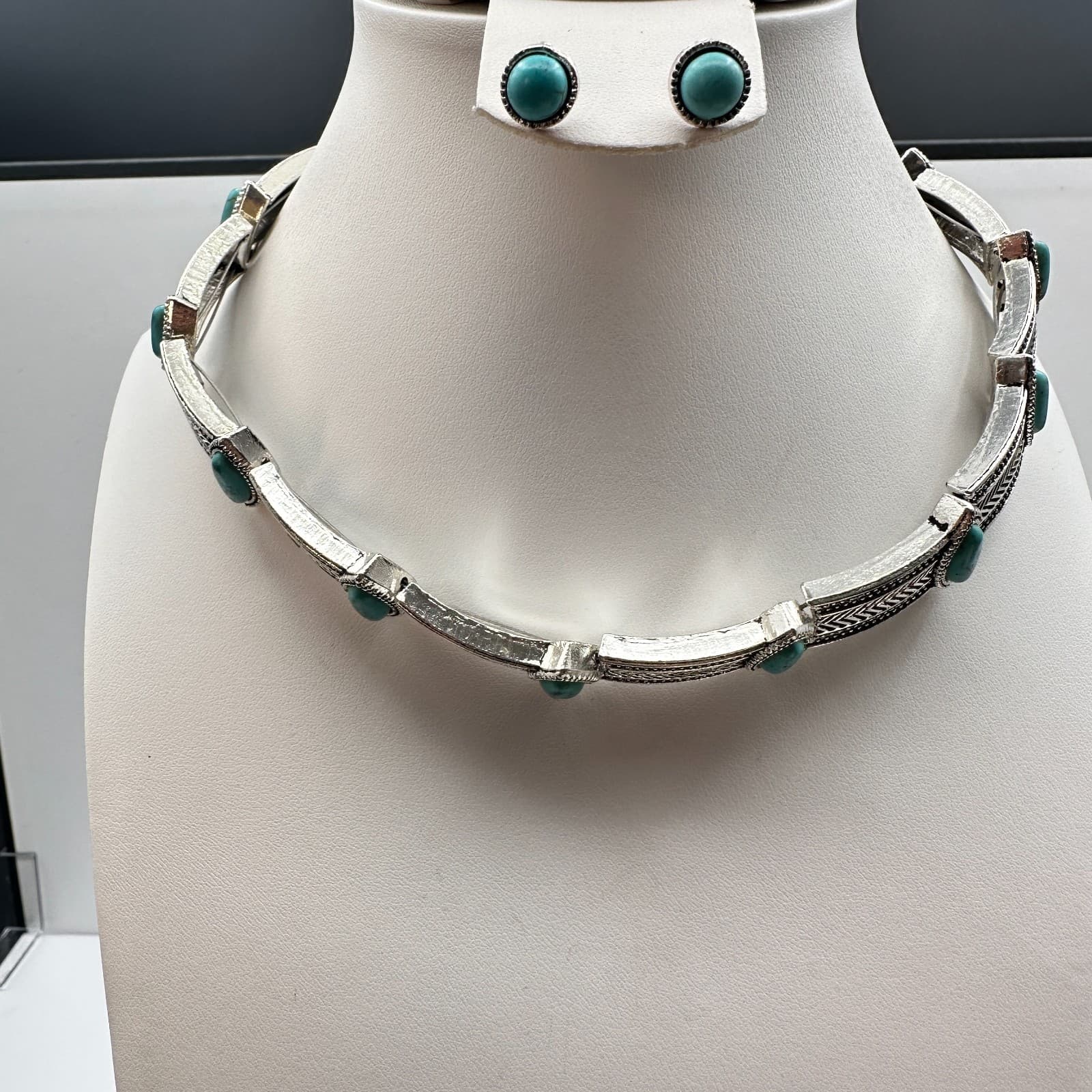 Vintage 90s Turquoise Silver-Tone Choker Necklace Set Boho Woemn's Jewelry - Image 1