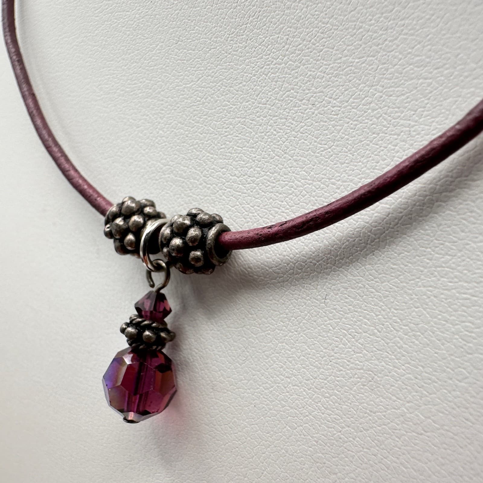 Vintage 90s Purple Crystal Pendant Leather Cord Fashion Necklace Boho Jewelry - Thumbnail 9