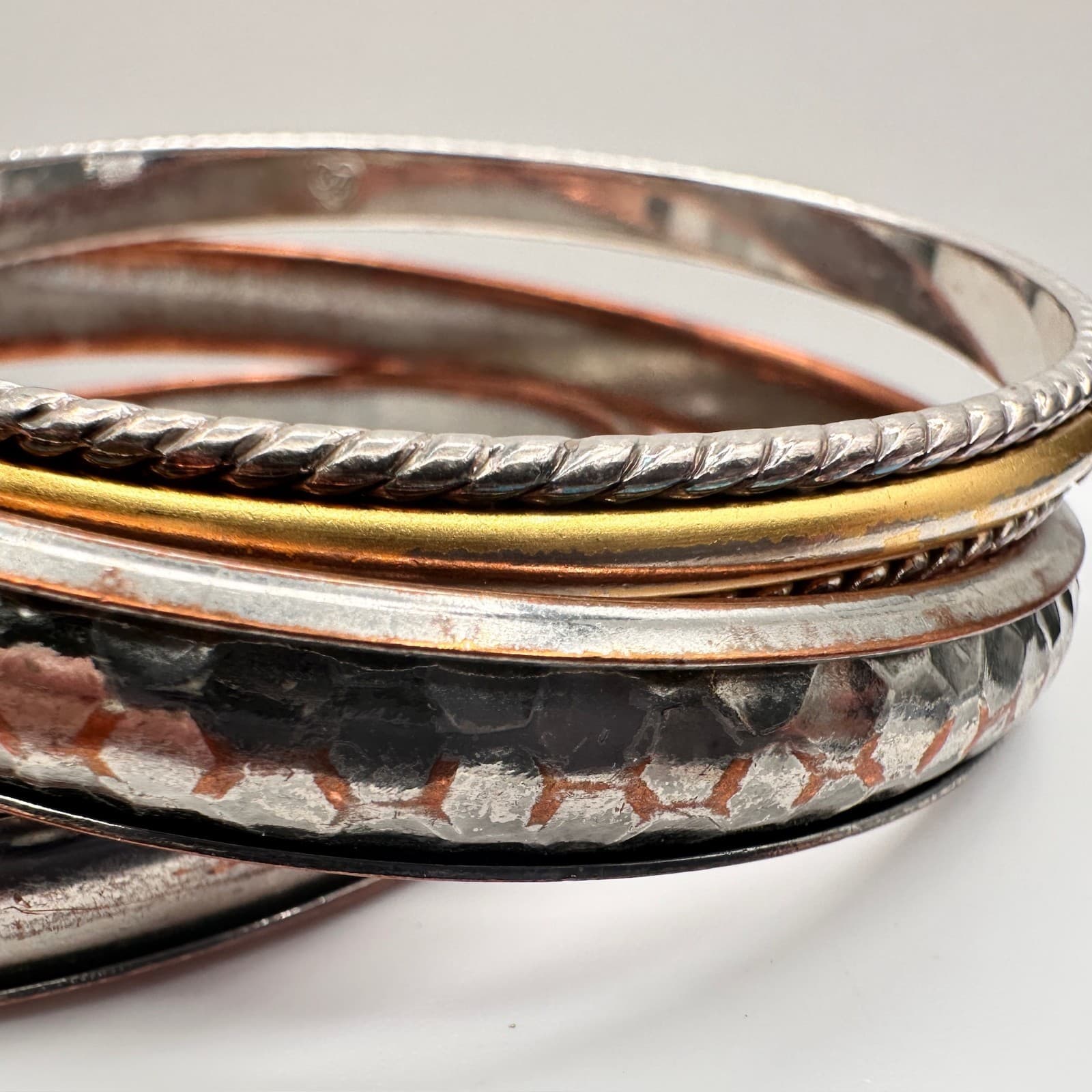 Vintage 80s 90s Metal Bangle Bracelet Set Silver Tone Textured Women's Jewelry - Thumbnail 5