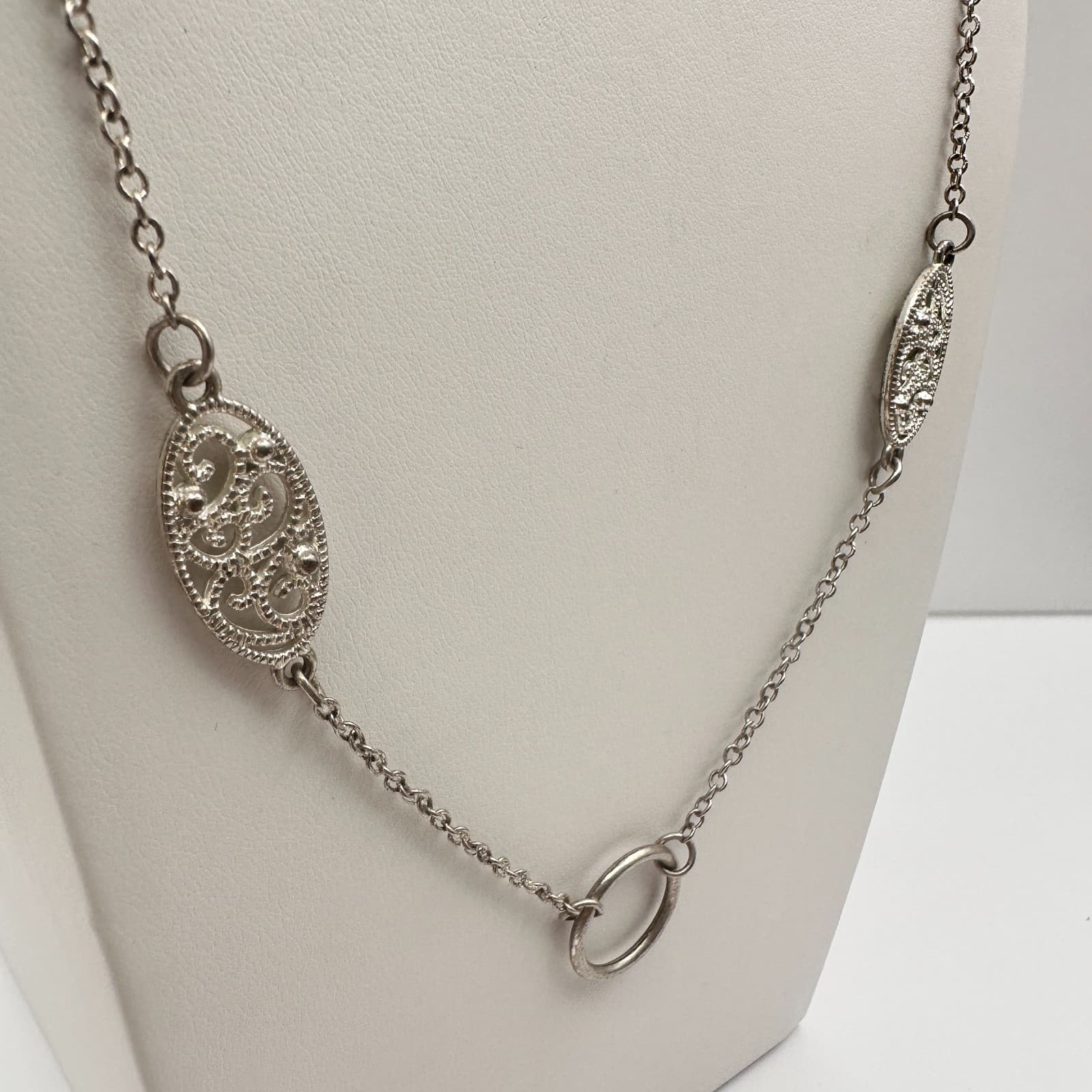 Vintage 90s Silver Tone Filigree Station Necklace Oval Chain Boho Jewelry - Thumbnail 8