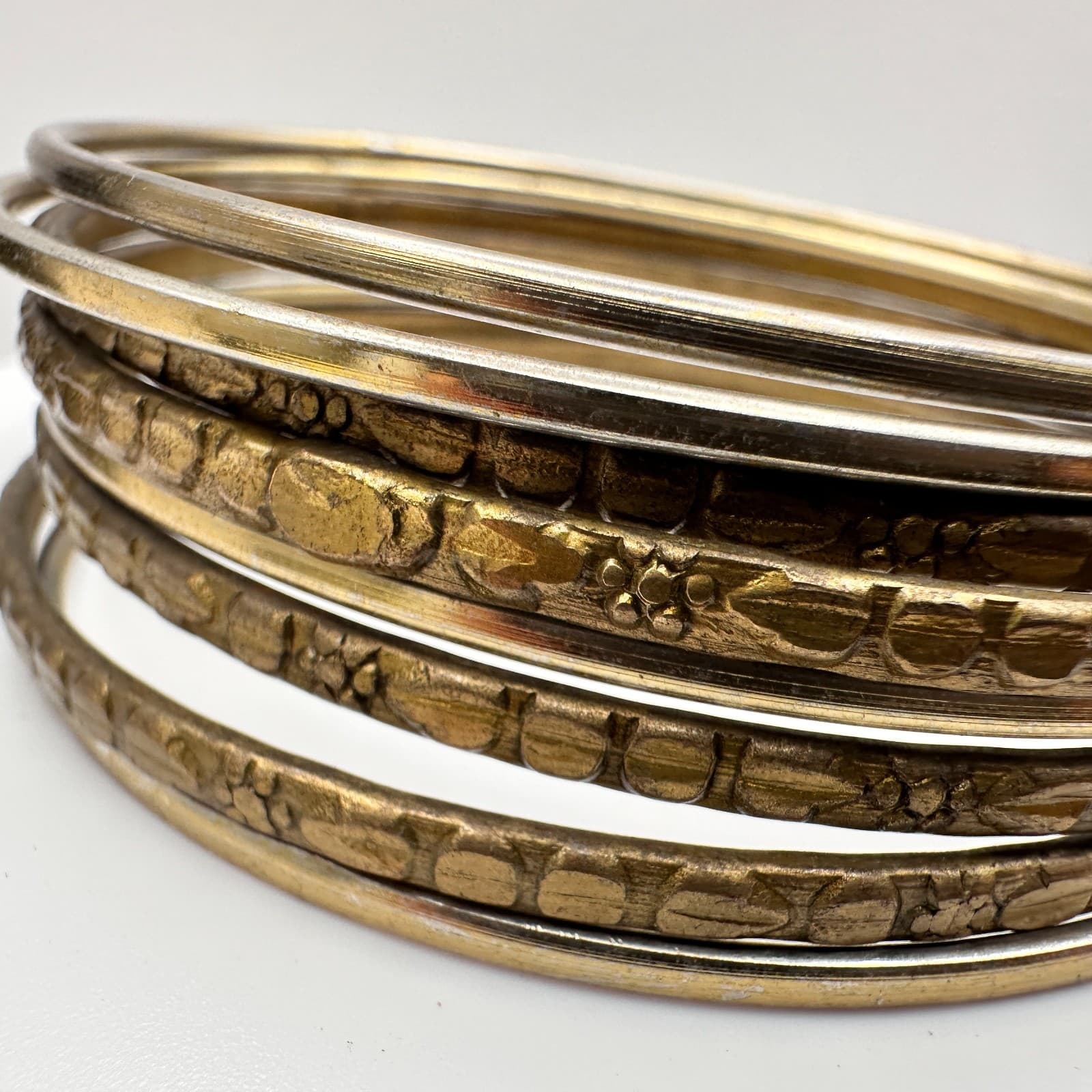 Vintage 80s Gold Tone Floral Etched Bangle Set Women's Classic Fashion Jewelry - Thumbnail 4