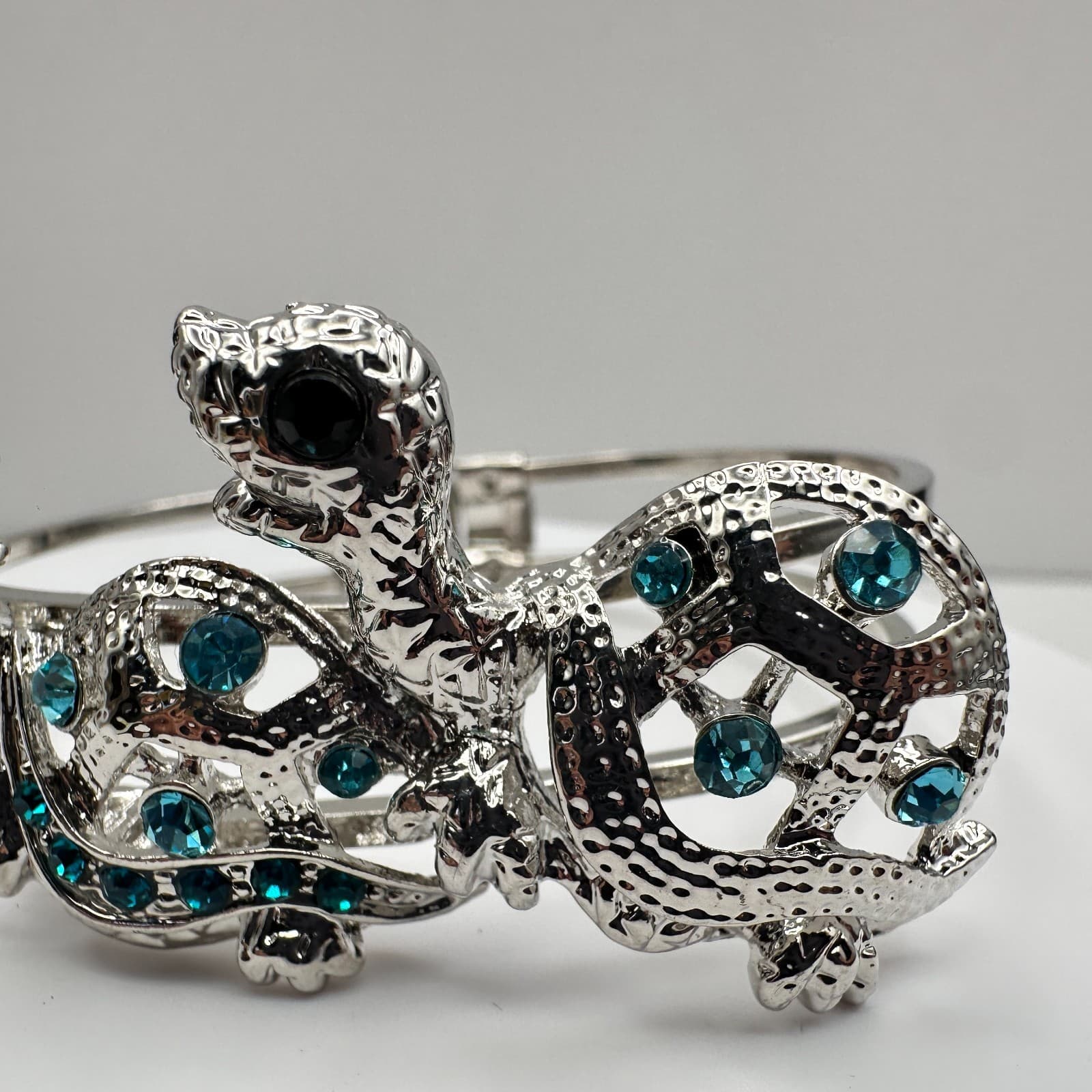 Vintage 90s Silver Tone Lizard Gecko Bracelet Blue Rhinestone Women's Jewelry - Thumbnail 4