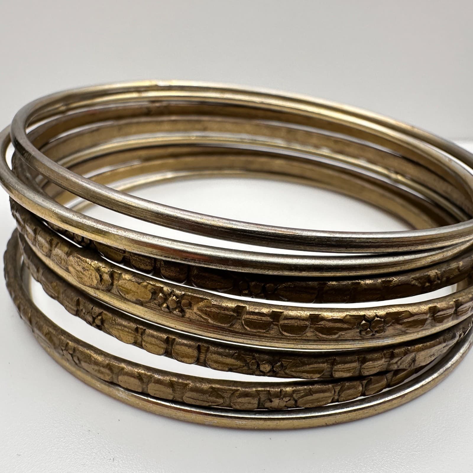 Vintage 80s Gold Tone Floral Etched Bangle Set Women's Classic Fashion Jewelry - Thumbnail 3