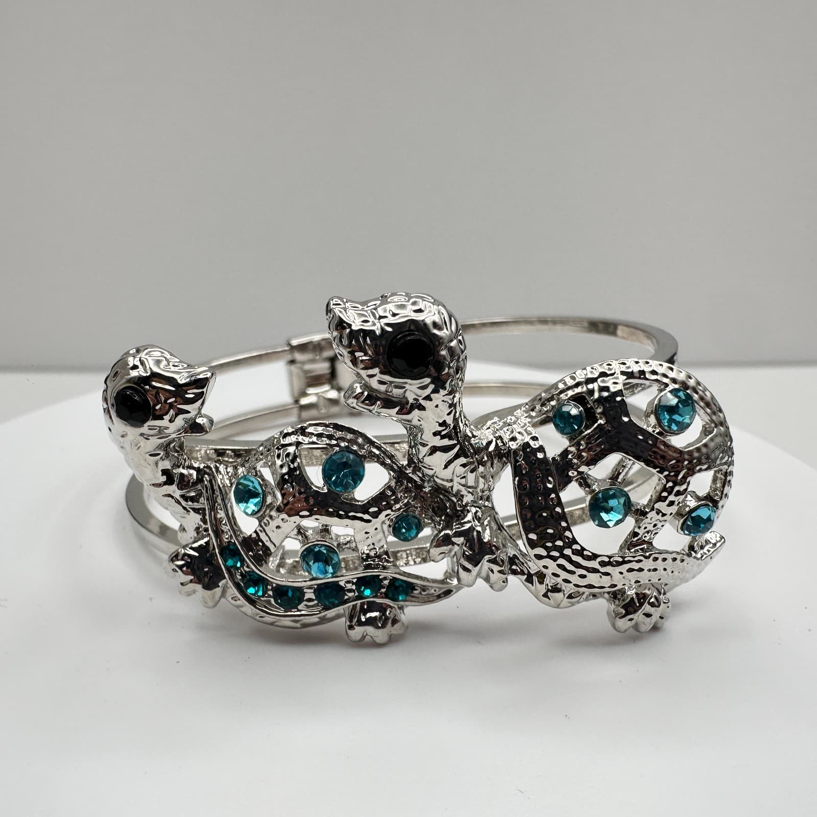 Vintage 90s Silver Tone Lizard Gecko Bracelet Blue Rhinestone Women's Jewelry - Image 1