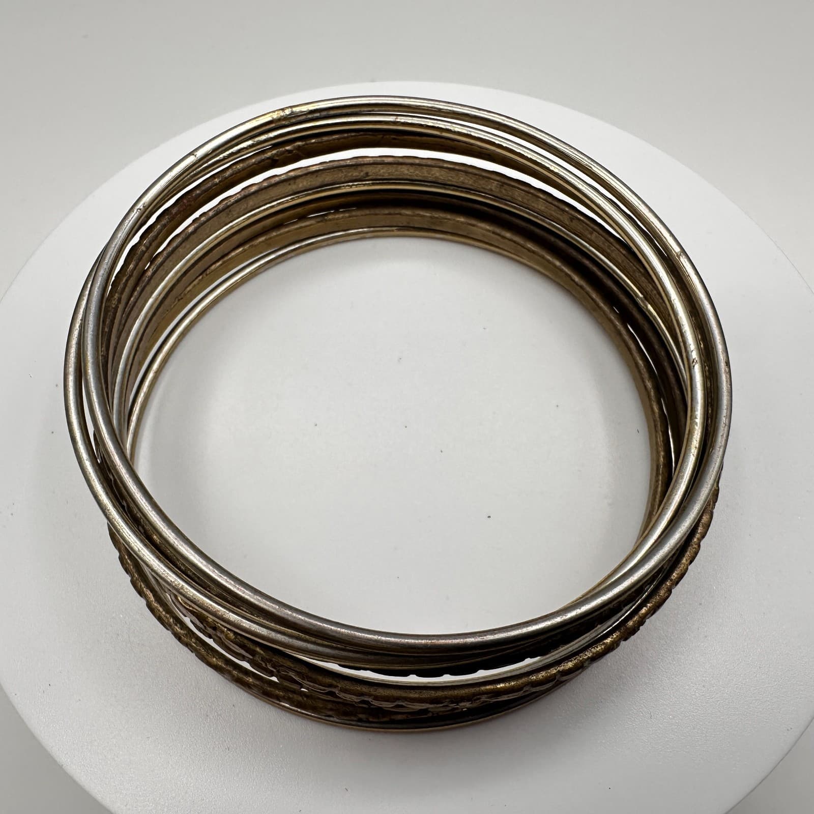 Vintage 80s Gold Tone Floral Etched Bangle Set Women's Classic Fashion Jewelry - Thumbnail 7