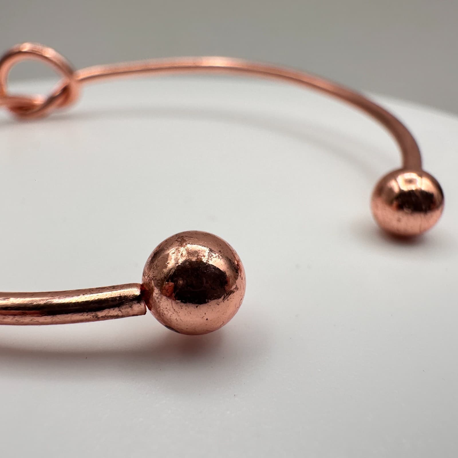 Vintage 90s Rose Gold Tone Knot Cuff Bracelet Minimalist Women's Fashion Jewelry - Thumbnail 8