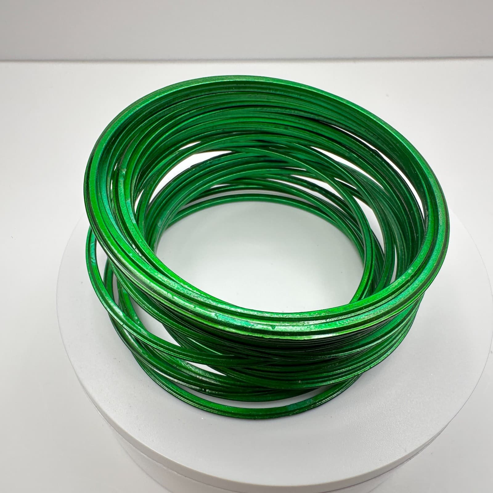 Vintage 90s Emerald Green Stackable Bangle Set Women's Classic Fashion Jewelry - Thumbnail 3