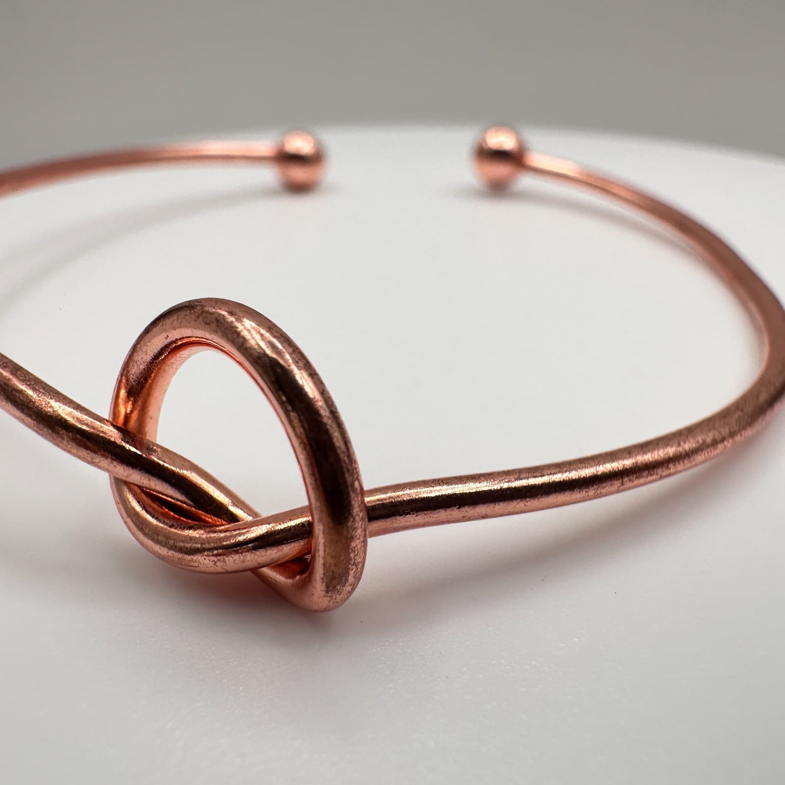 Vintage 90s Rose Gold Tone Knot Cuff Bracelet Minimalist Women's Fashion Jewelry - Thumbnail 5