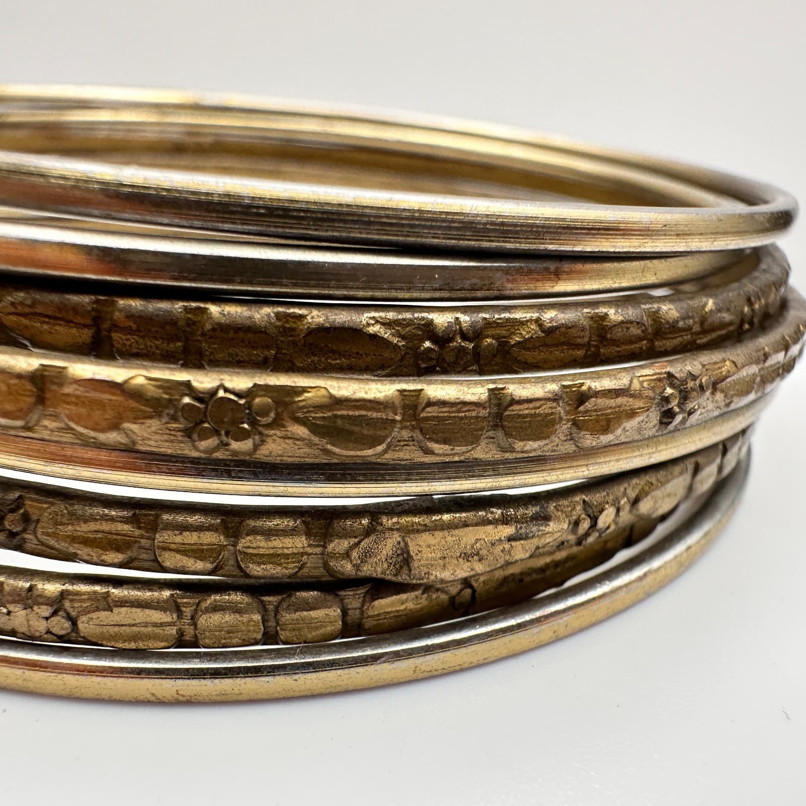 Vintage 80s Gold Tone Floral Etched Bangle Set Women's Classic Fashion Jewelry - Thumbnail 5
