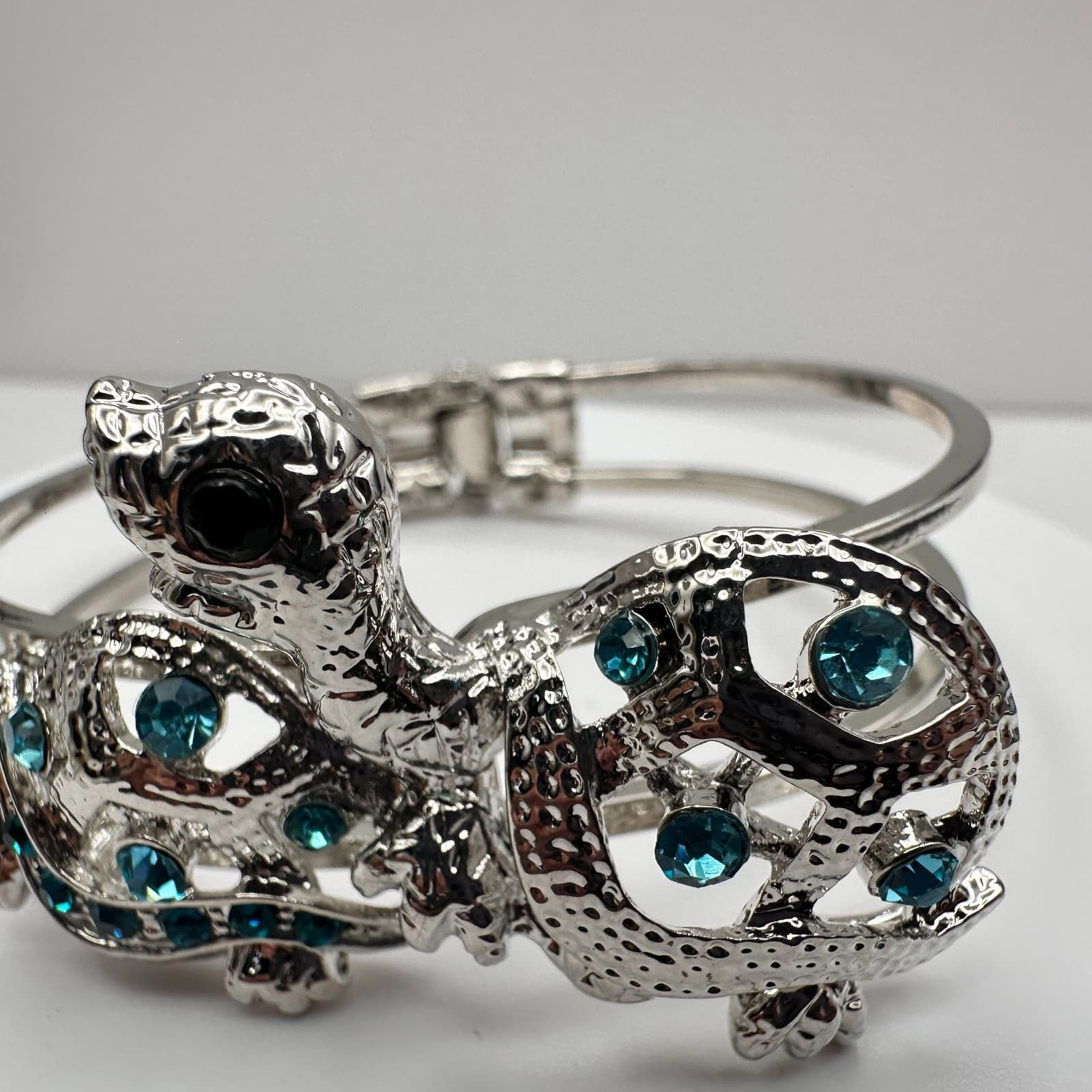 Vintage 90s Silver Tone Lizard Gecko Bracelet Blue Rhinestone Women's Jewelry - Thumbnail 6
