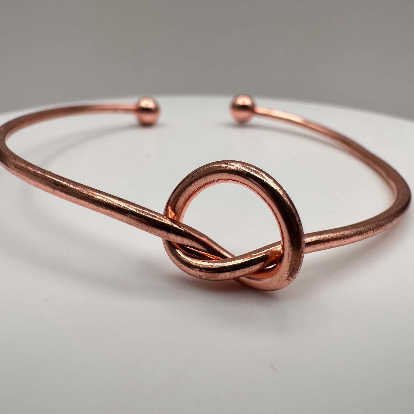 Vintage 90s Rose Gold Tone Knot Cuff Bracelet Minimalist Women's Fashion Jewelry - Thumbnail 4