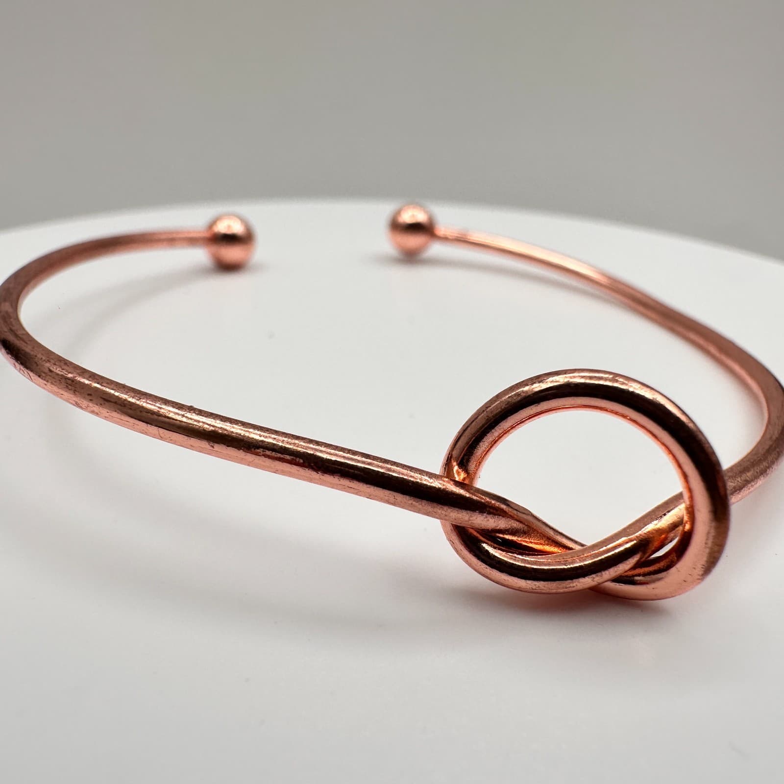 Vintage 90s Rose Gold Tone Knot Cuff Bracelet Minimalist Women's Fashion Jewelry - Thumbnail 3