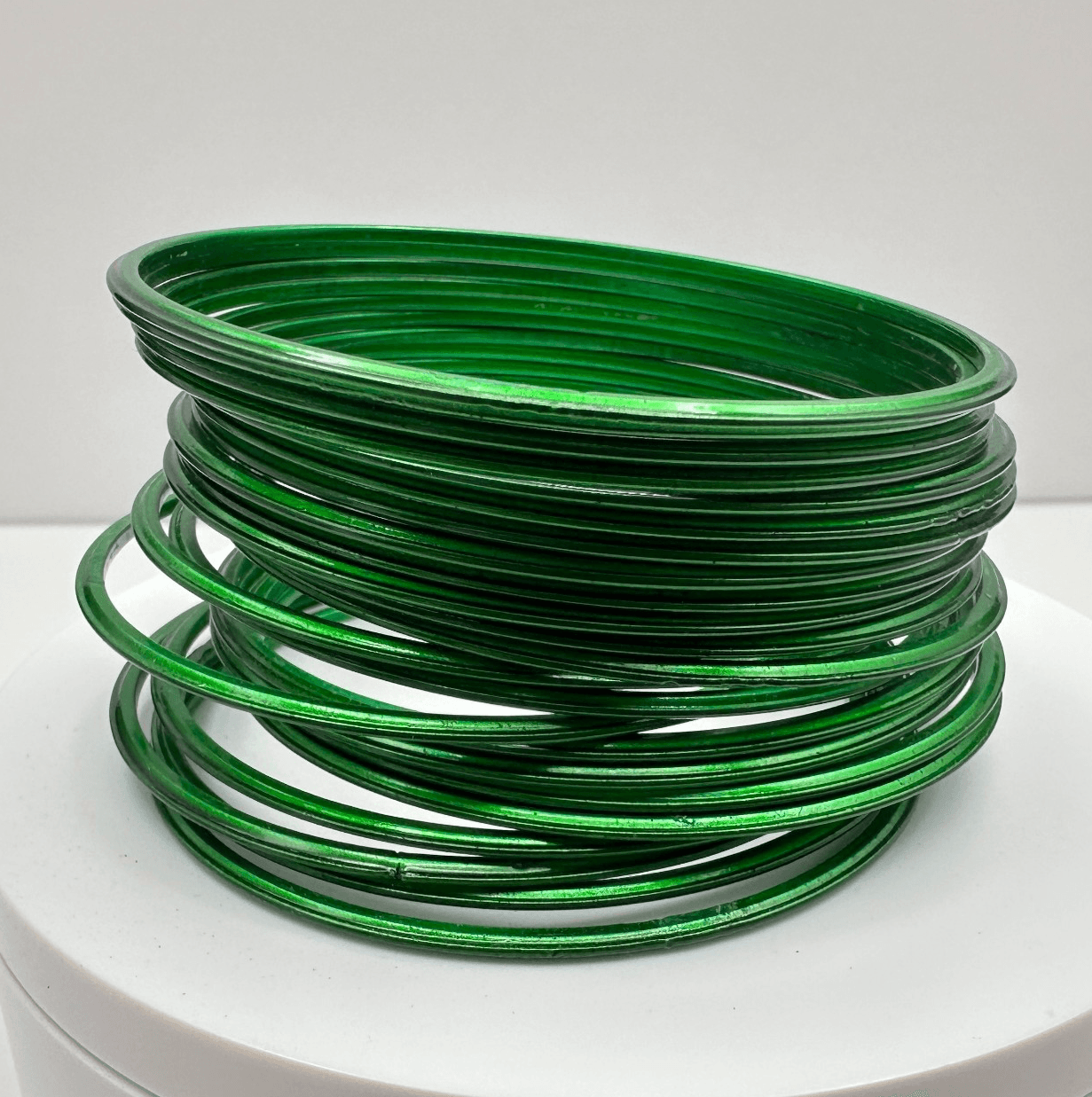 Vintage 90s Emerald Green Stackable Bangle Set Women's Classic Fashion Jewelry - Image 1