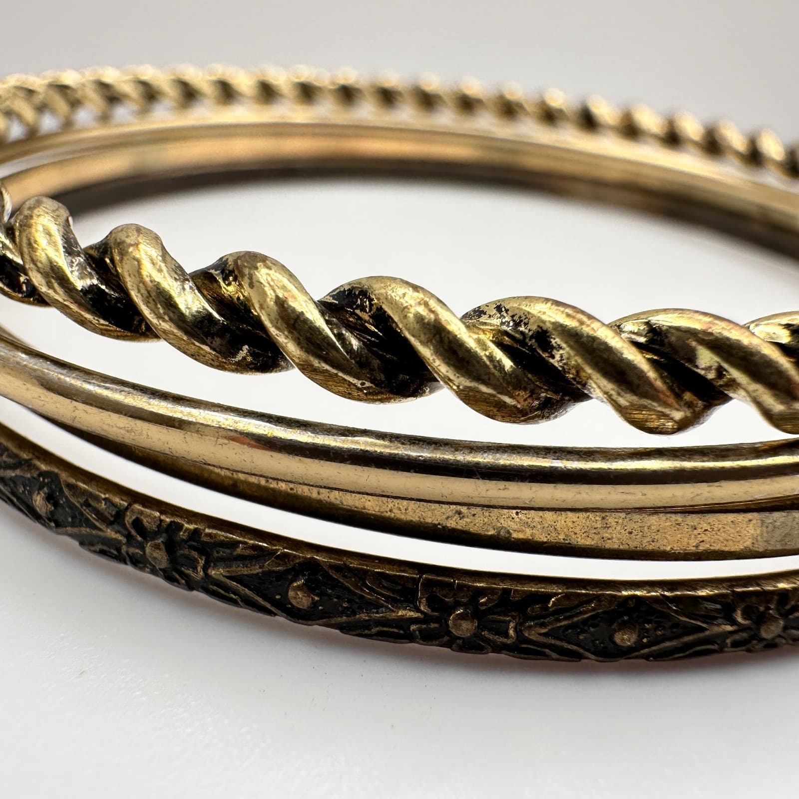 Vintage Y2K Bracelet Set Gold Tone Twisted Etched Stackable Boho Women's Jewelry - Thumbnail 3