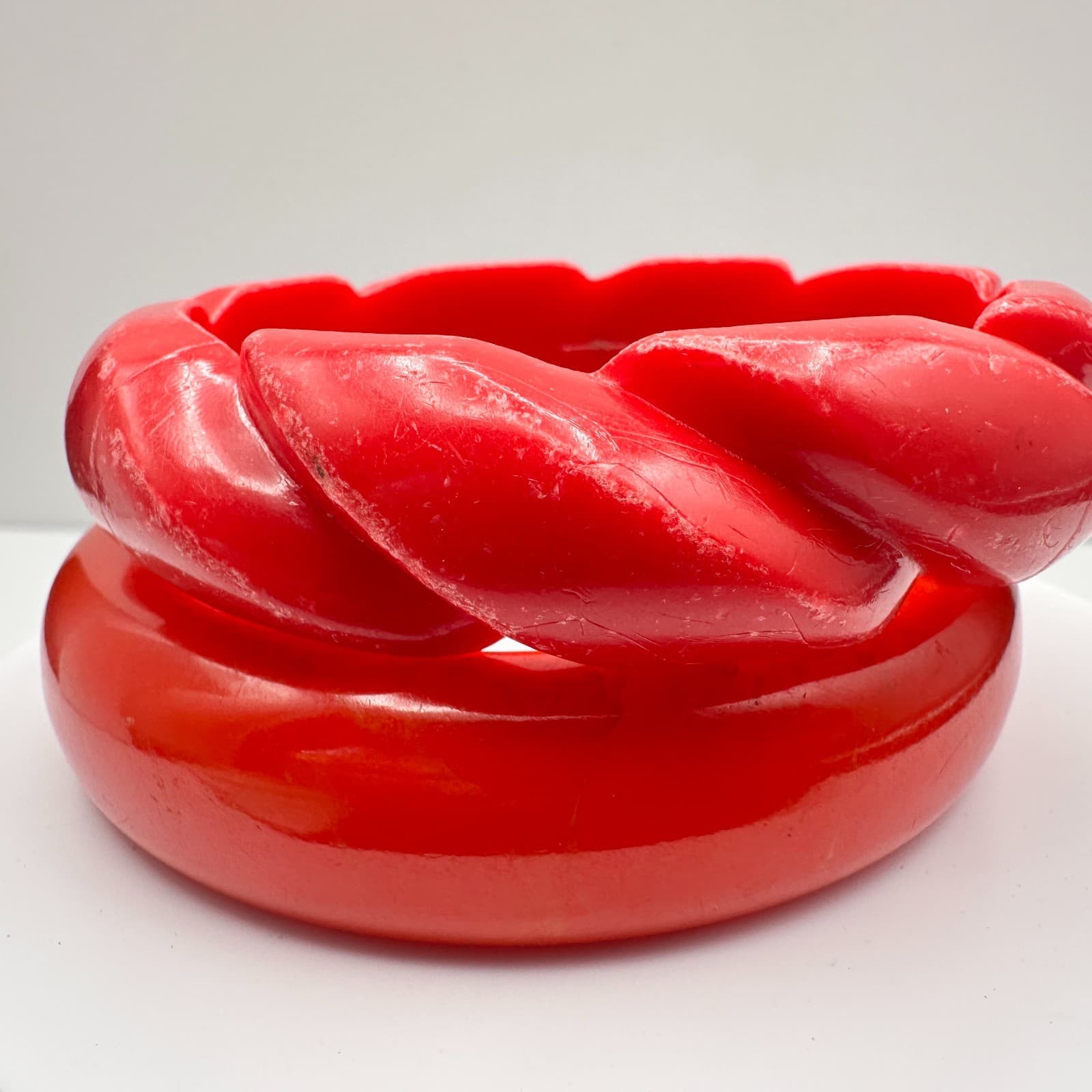 Vintage 80s Red Twisted Bangle Set Retro Women's Classic Fashion Jewelry - Thumbnail 3