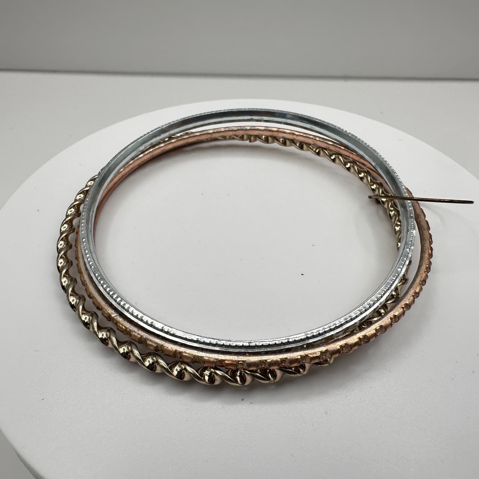 Vintage 90s Textured Bangle Set Boho Retro Women's Classic Fashion Jewelry - Image 1