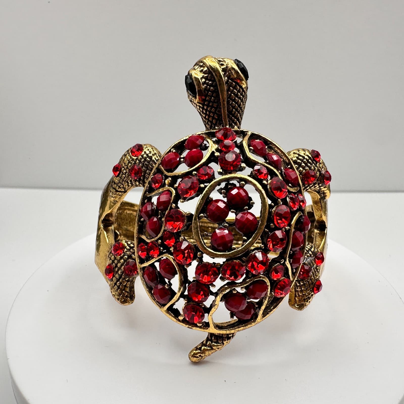 Vintage 90s Red Rhinestone Gold Tone Turtle Bracelet Women's Classic Jewelry - Thumbnail 2