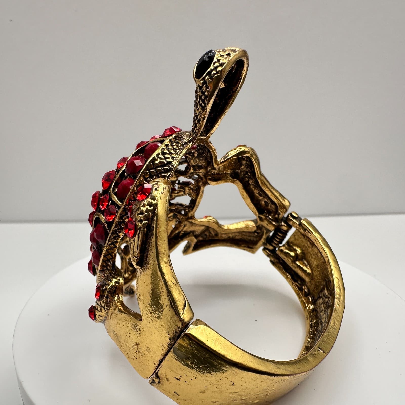 Vintage 90s Red Rhinestone Gold Tone Turtle Bracelet Women's Classic Jewelry - Thumbnail 8