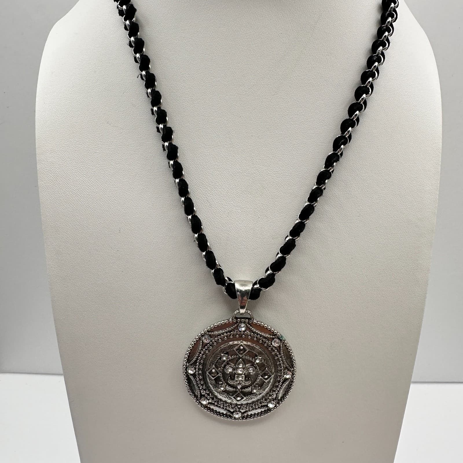 Vintage 80s Cookie Lee Silver Tone Clear Glass Round Pendant Necklace Jewelry - Thumbnail 9