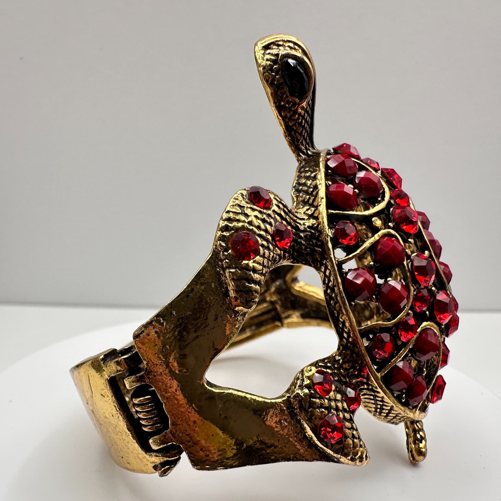 Vintage 90s Red Rhinestone Gold Tone Turtle Bracelet Women's Classic Jewelry - Thumbnail 4