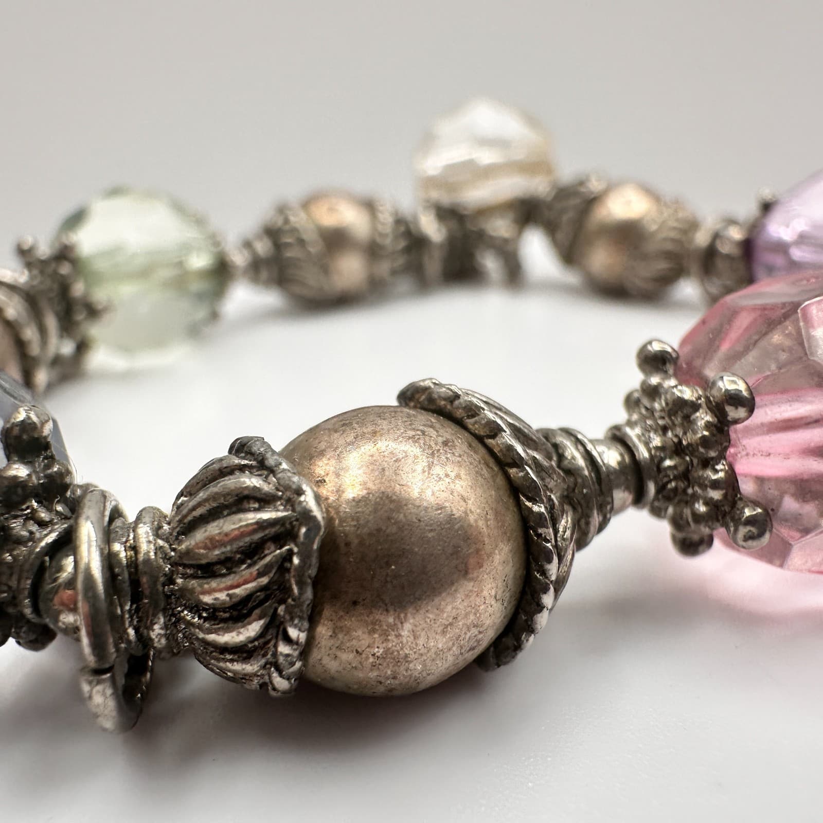 Vintage 90s Beaded Charm Bracelet Silver Tone Heart Boho Women's Classic Jewelry - Thumbnail 5