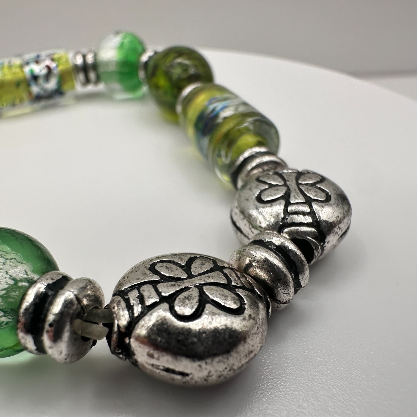 Vintage 90s Green Foil Lined Glass Beaded Stretch Bracelet Silver Tone Boho - Thumbnail 5