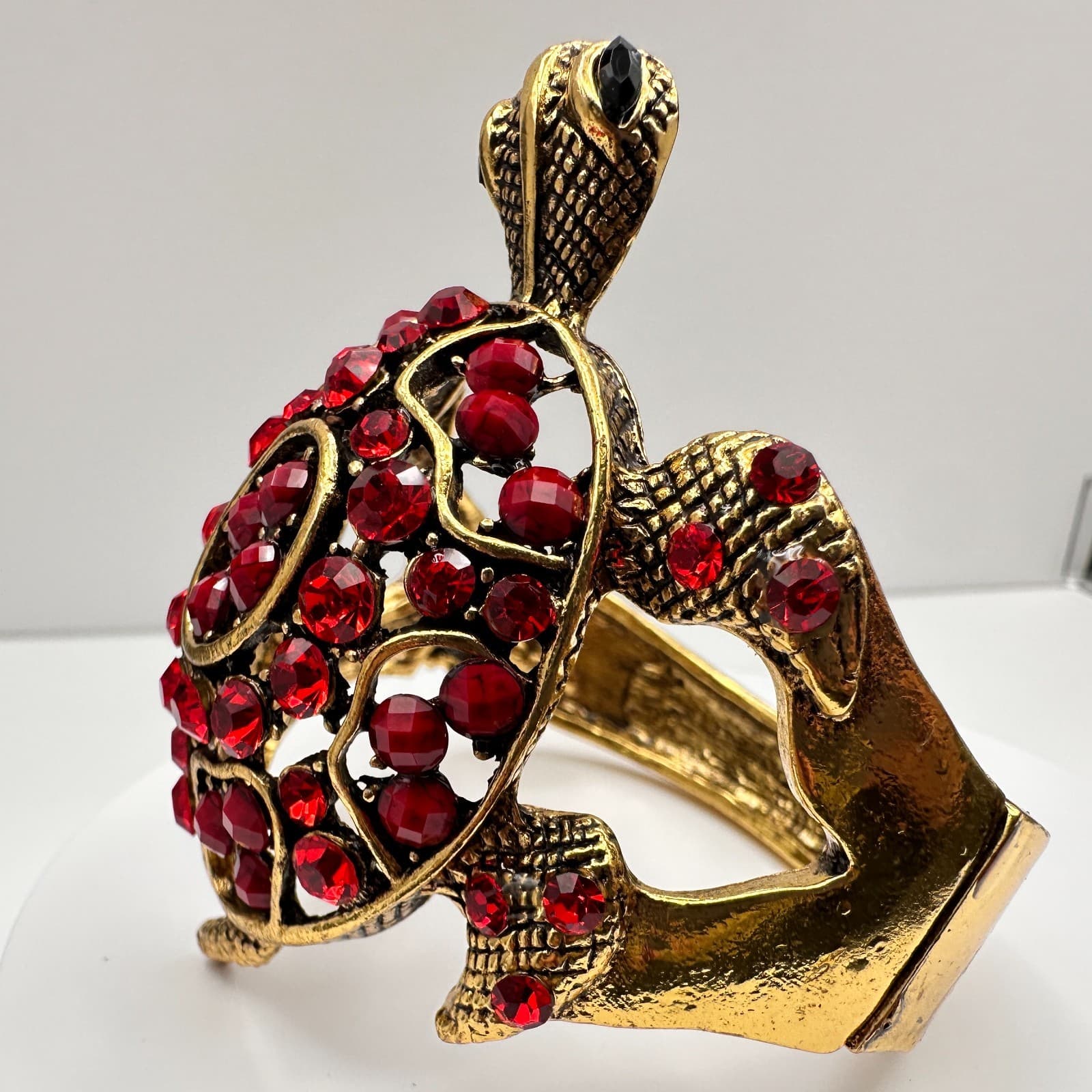 Vintage 90s Red Rhinestone Gold Tone Turtle Bracelet Women's Classic Jewelry - Thumbnail 10