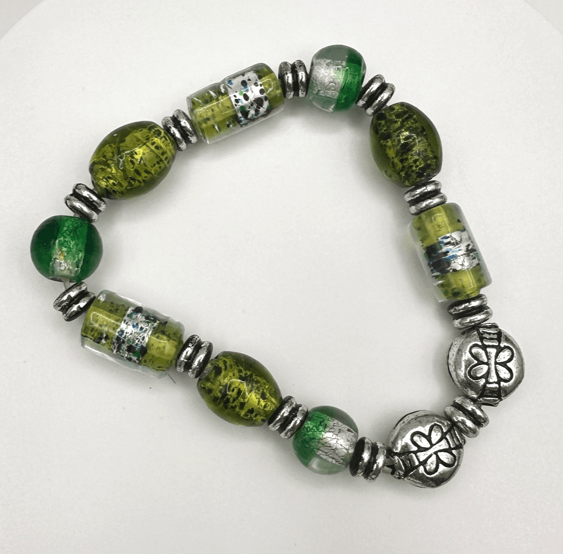 Vintage 90s Green Foil Lined Glass Beaded Stretch Bracelet Silver Tone Boho - Image 1