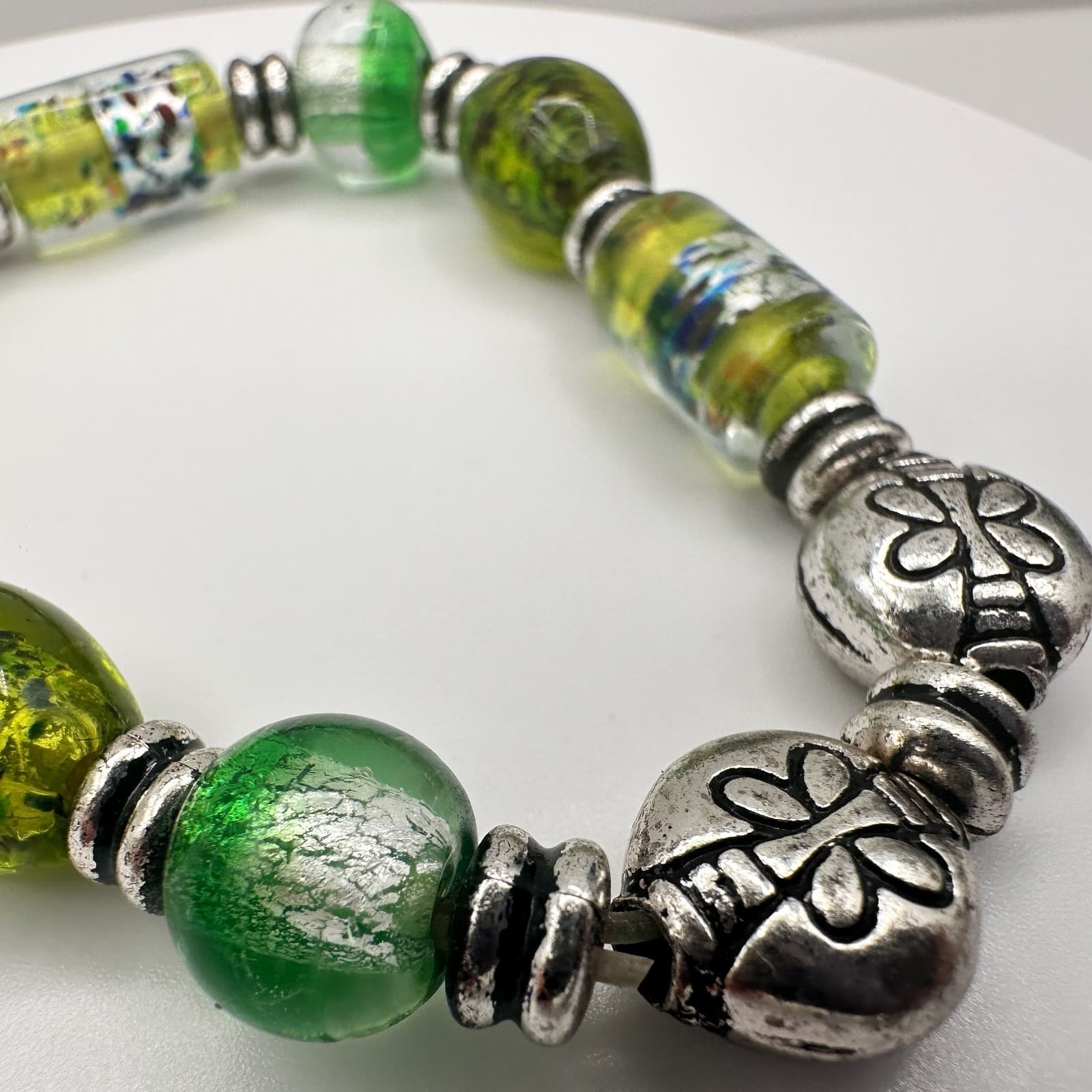 Vintage 90s Green Foil Lined Glass Beaded Stretch Bracelet Silver Tone Boho - Thumbnail 6